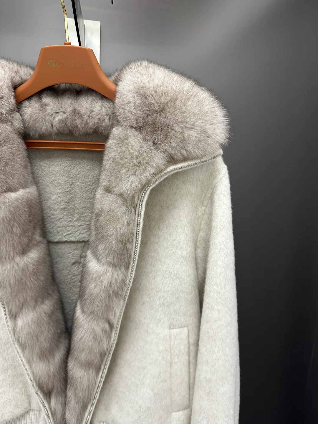 Куртки И Пуховики Женские Loro Piana 18226697