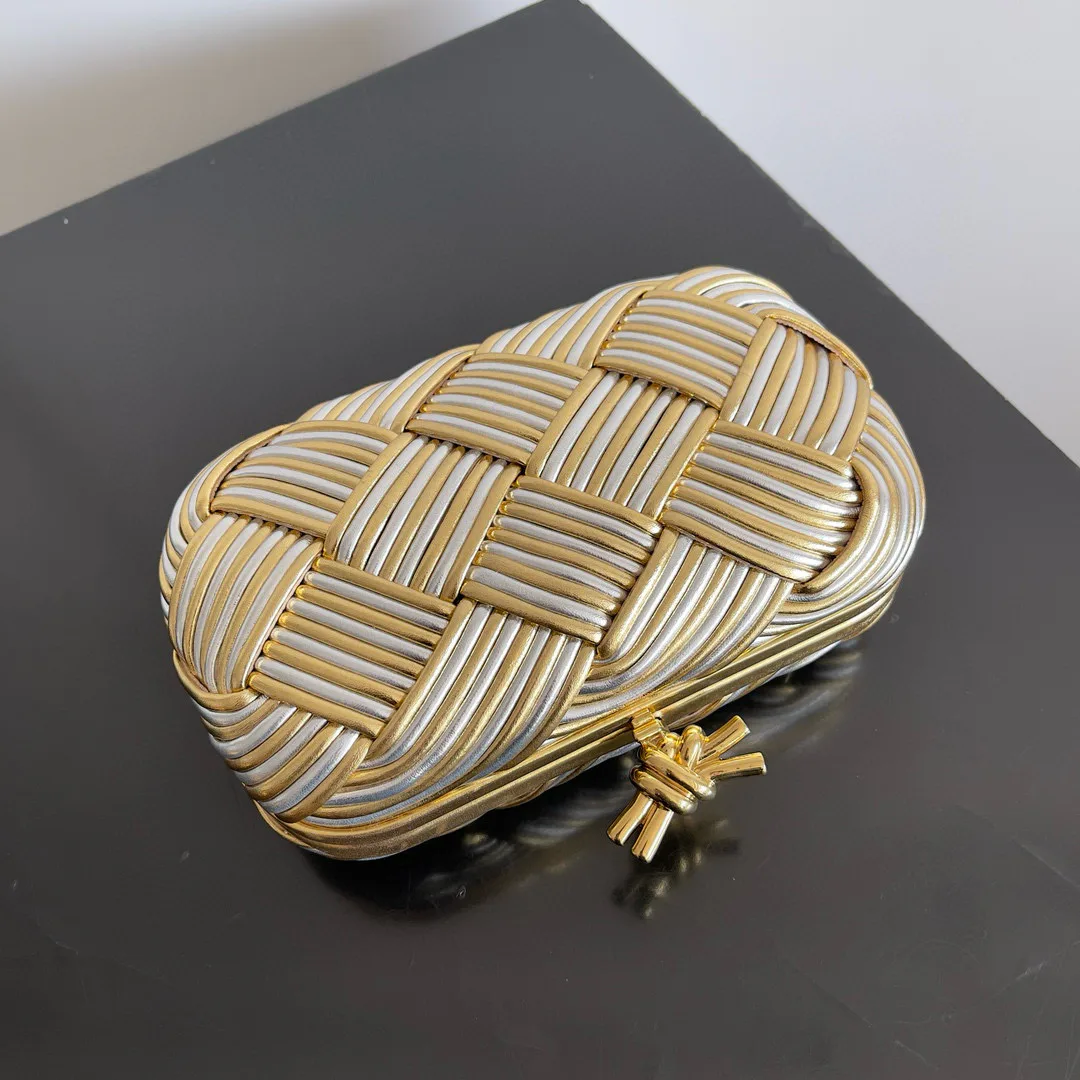 Клатчи Женские Bottega Veneta 17313230