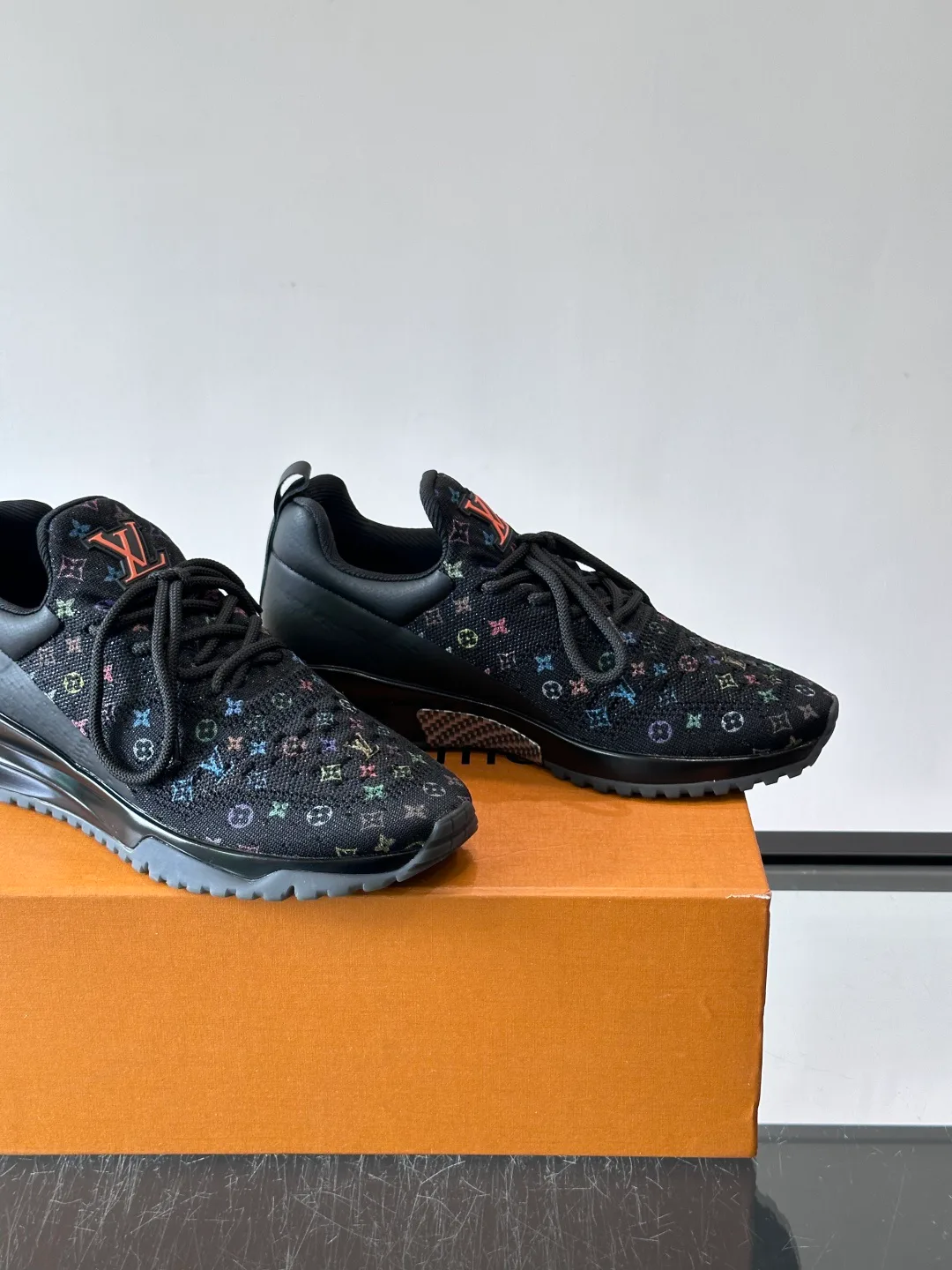 Кроссовки Мужские Louis Vuitton 17588577