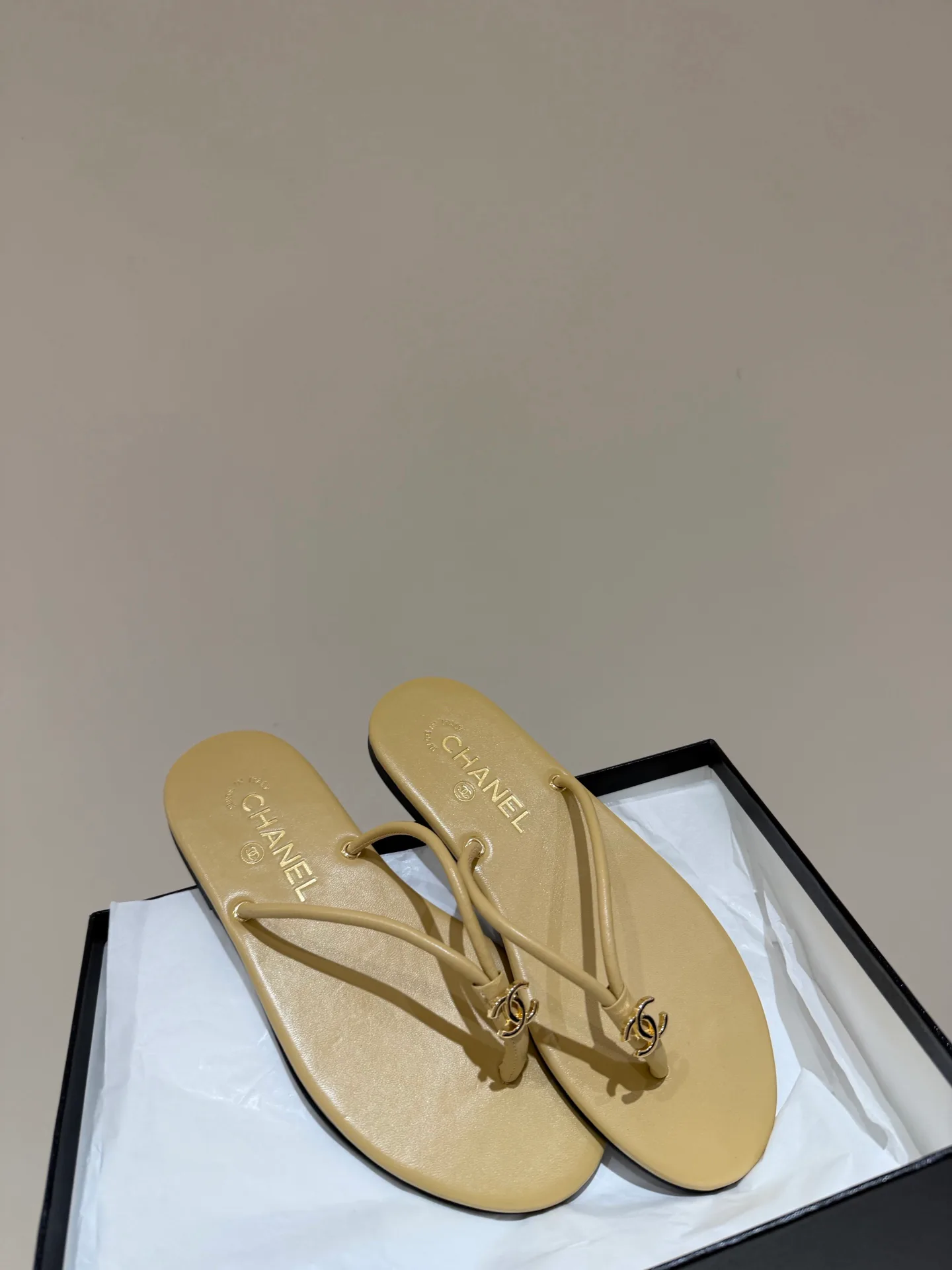 Шлепанцы Женские Chanel 12843827