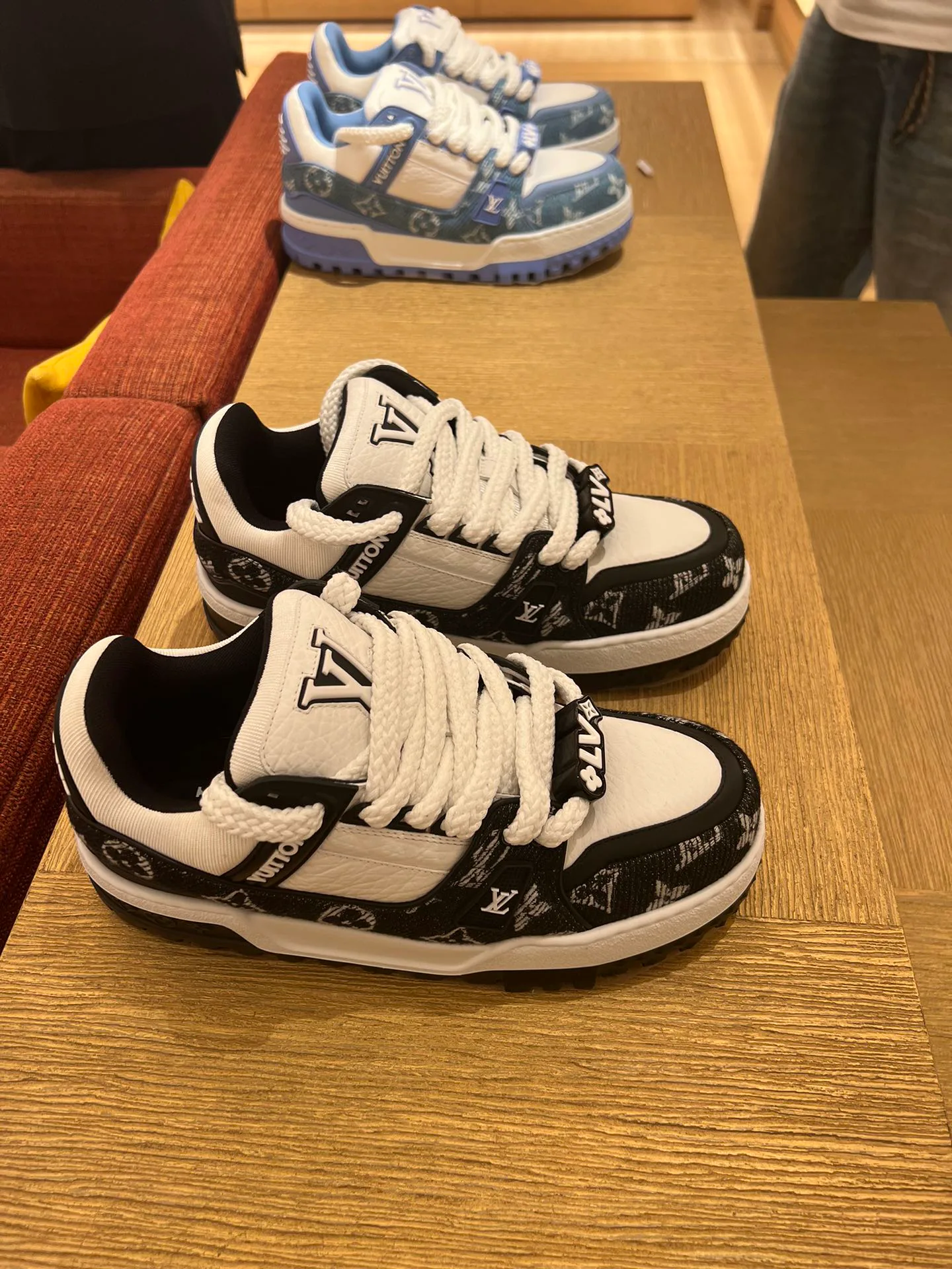 Кроссовки Женские Louis Vuitton 4552743