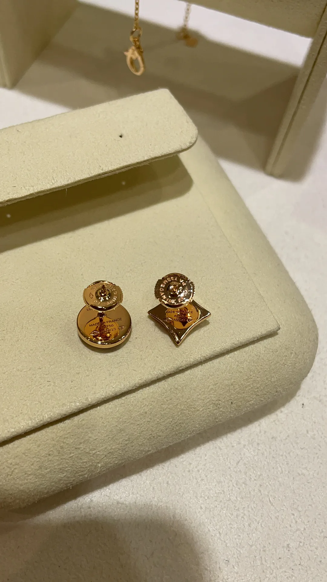 Бижутерия Louis Vuitton 4213