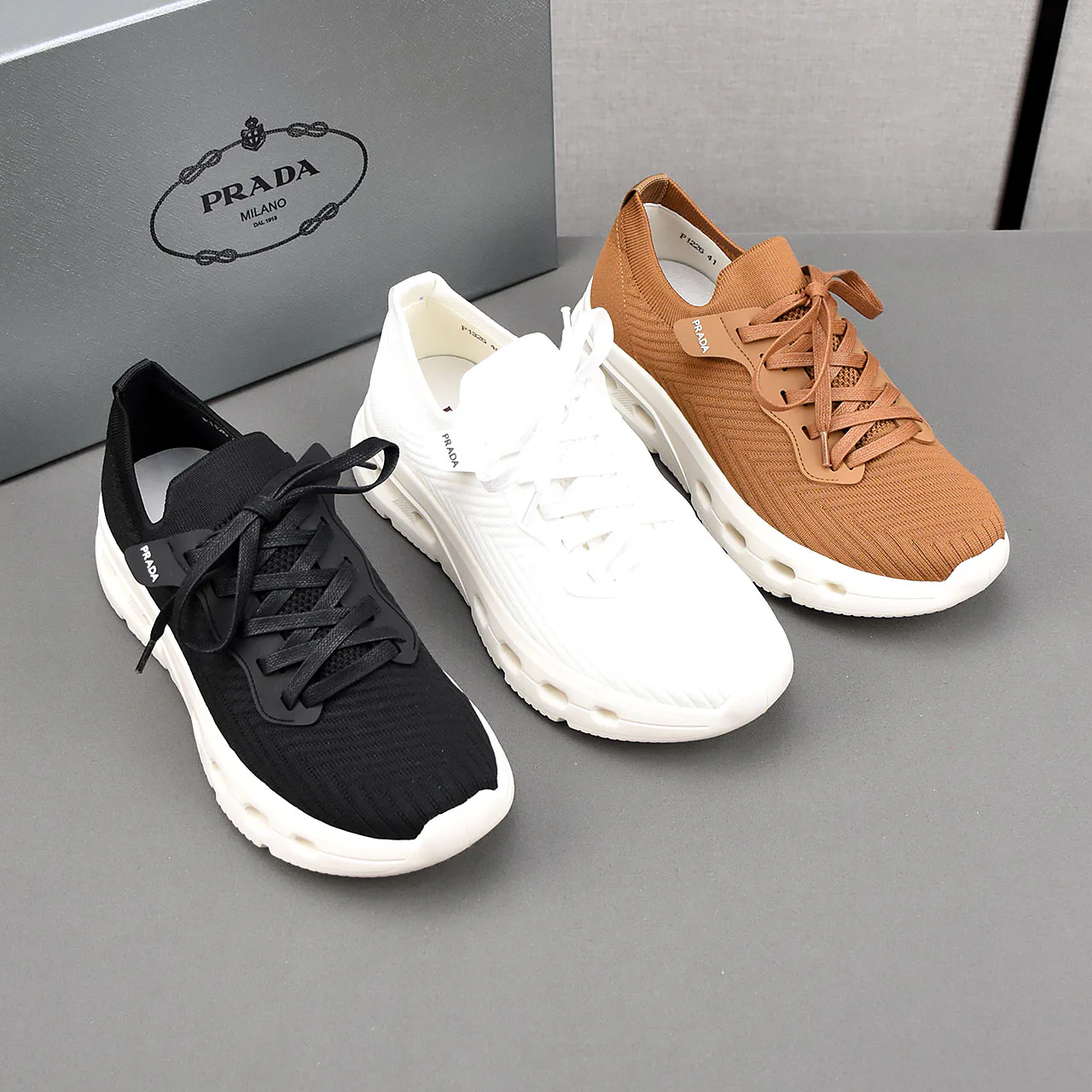 Кроссовки Мужские Prada 10736405