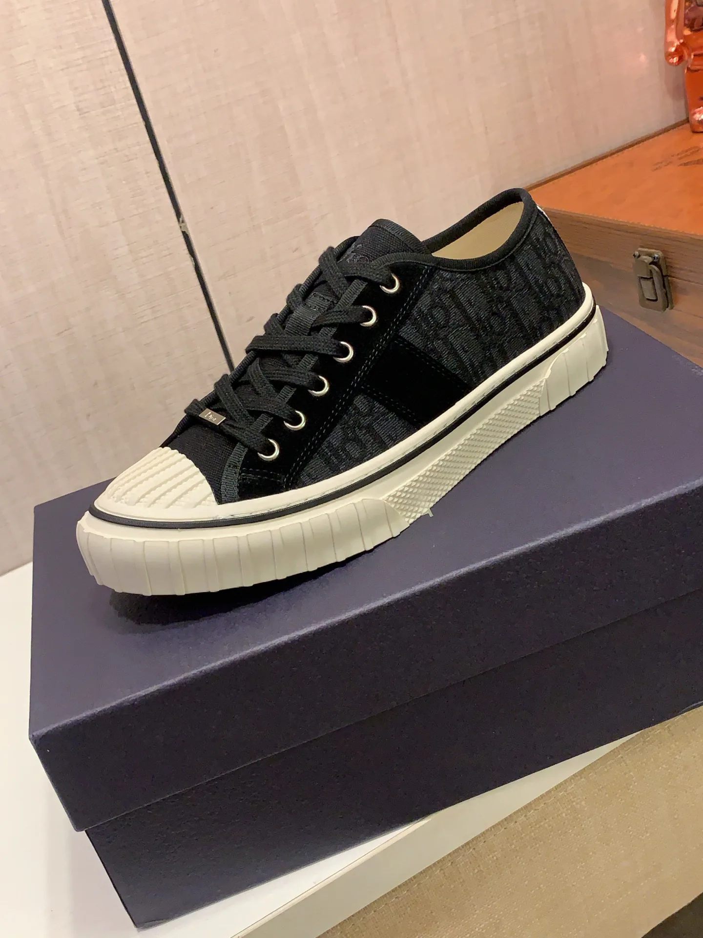 Кроссовки Женские Christian Dior 18247725