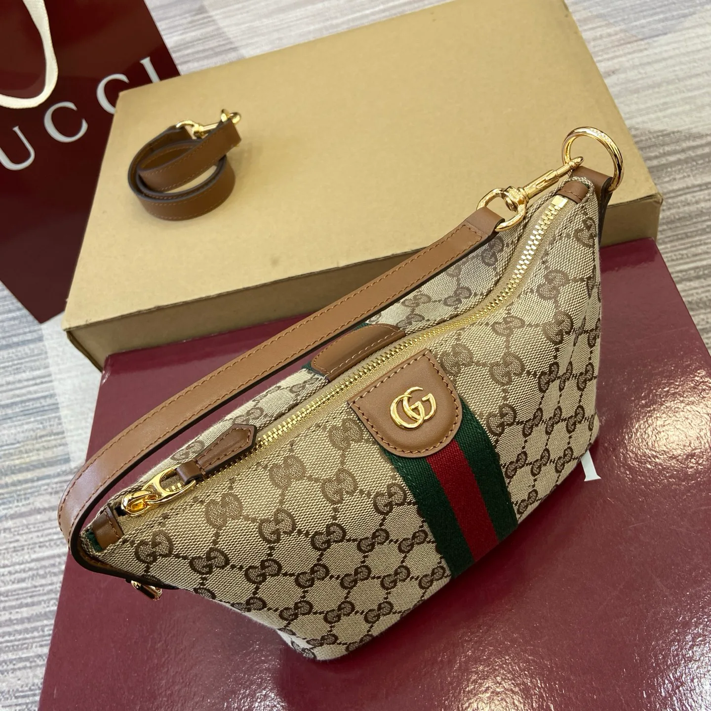 Классические Сумки Женские Gucci 4365370