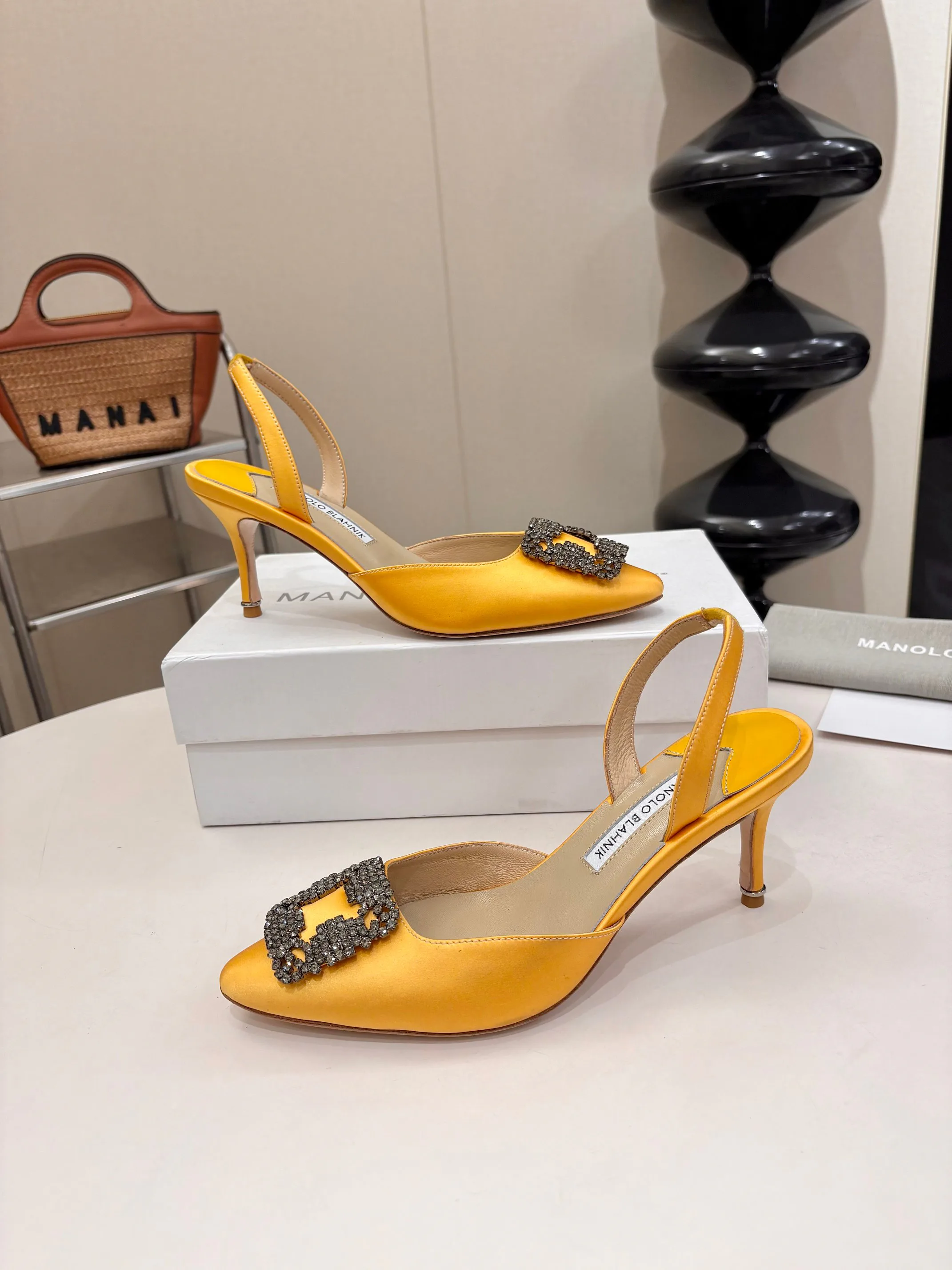 Туфли Женские Manolo Blahnik 17163300