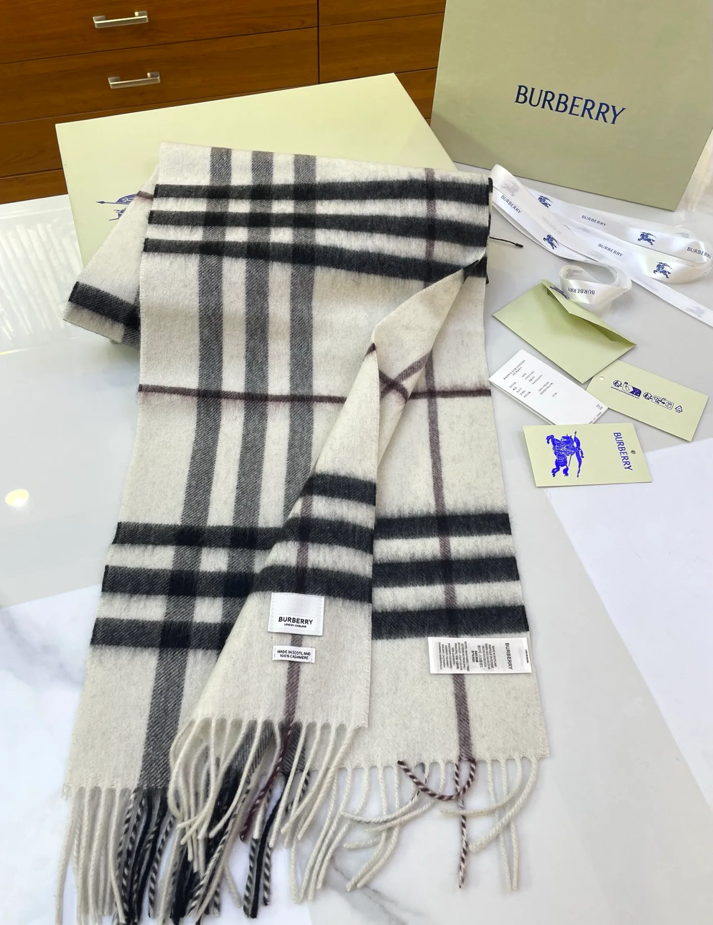 Шарфы Burberry 6645290