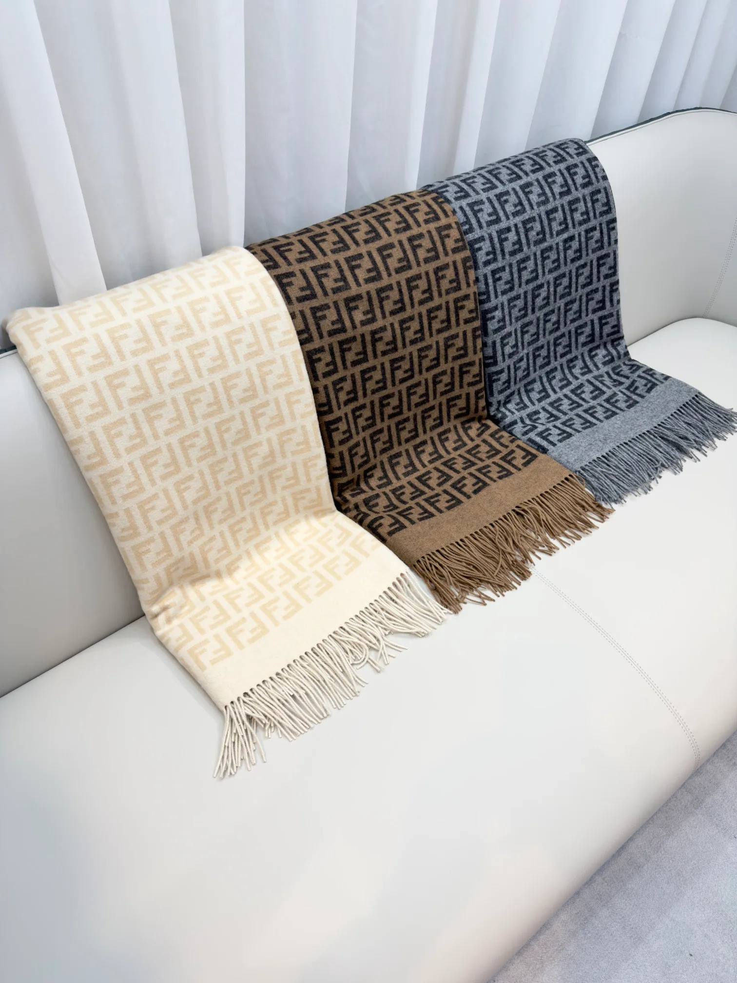 Шарфы Fendi 1126