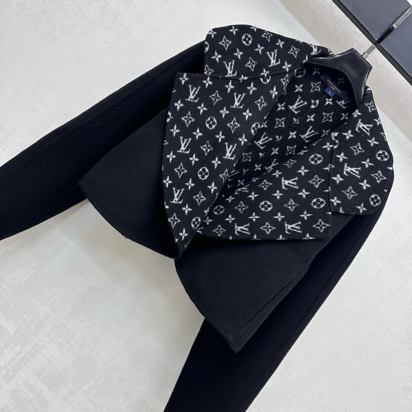 Пальто Женские Louis Vuitton 18680903