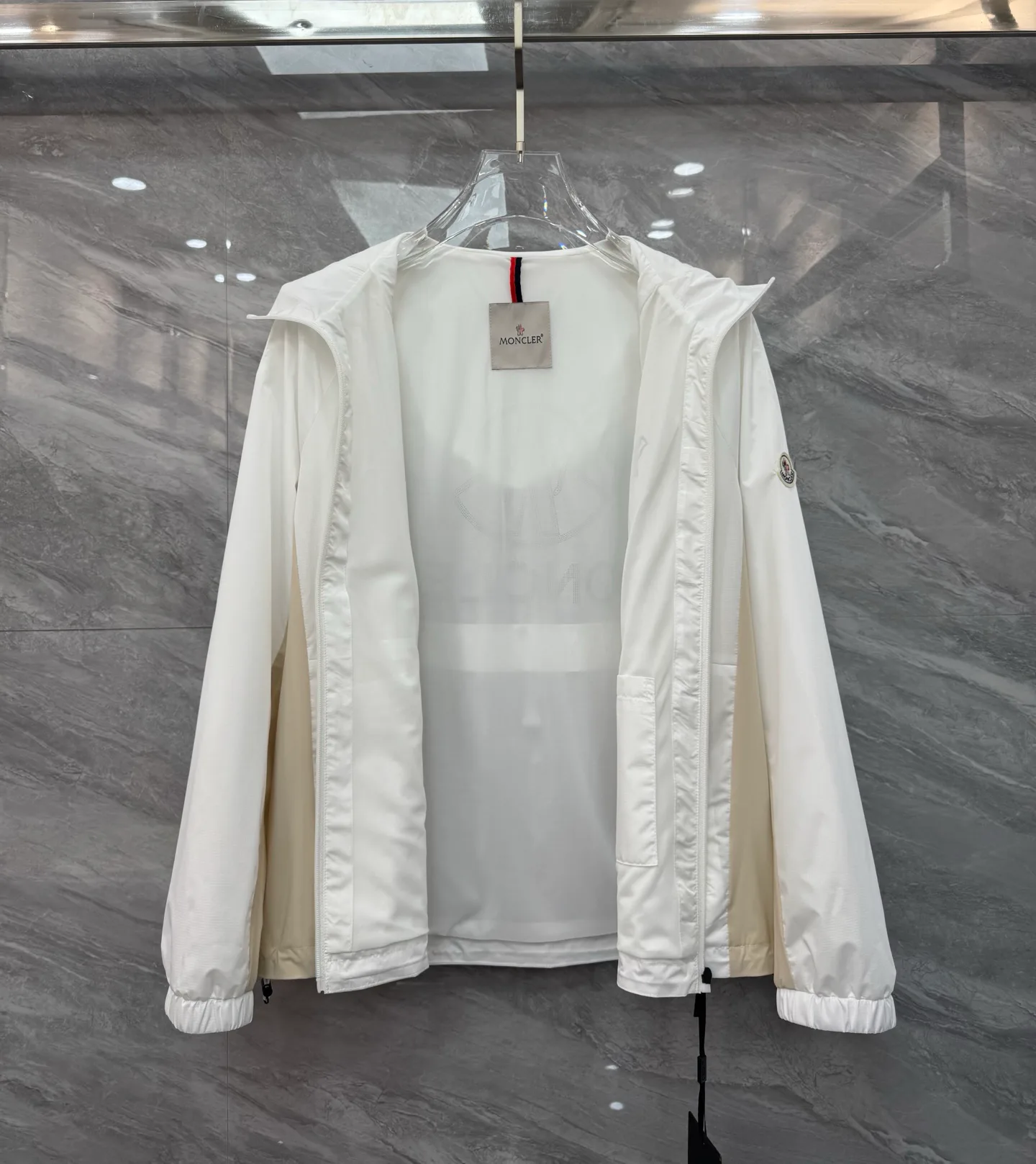 Куртки И Пуховики Мужские Moncler 32677