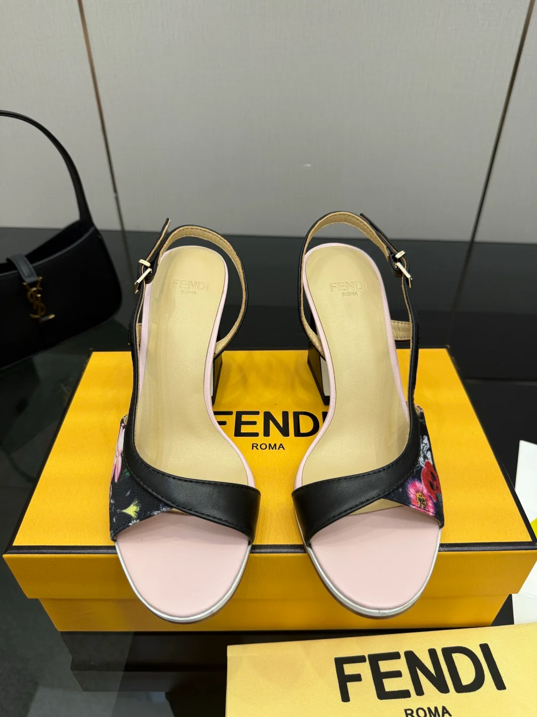 Туфли Женские Fendi 12245152