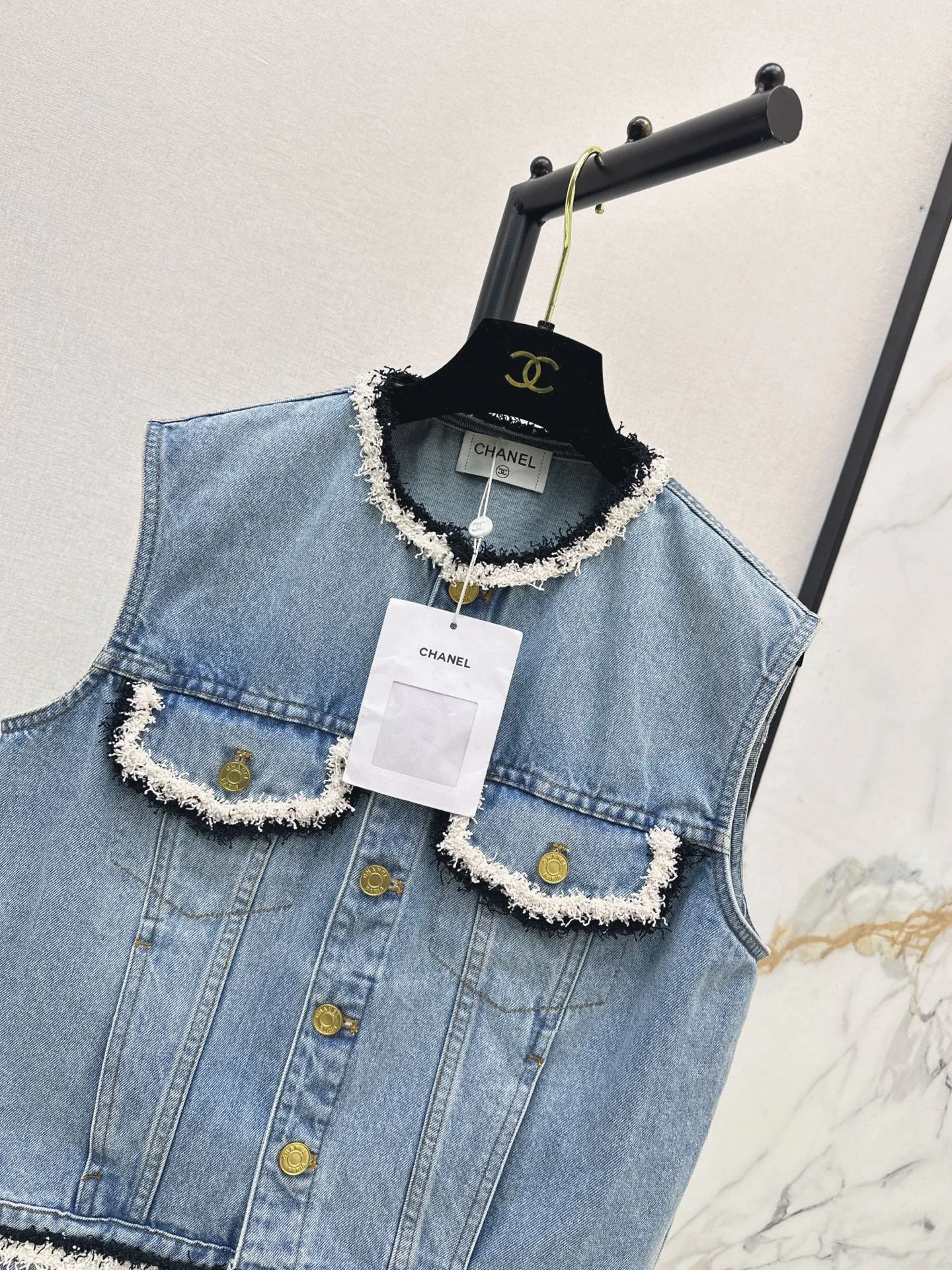 Жилеты Женские Chanel 18734512