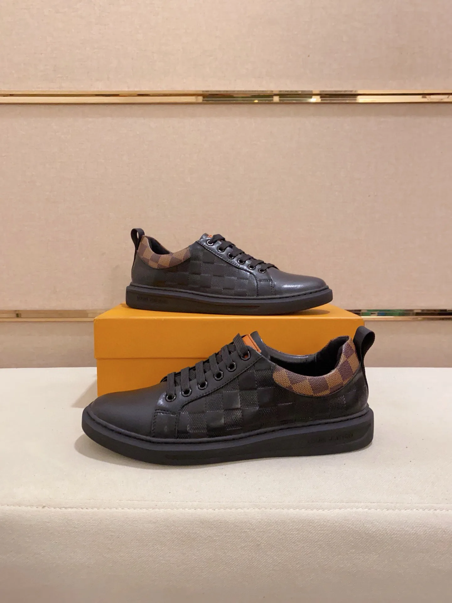 Кроссовки Мужские Louis Vuitton 19414516