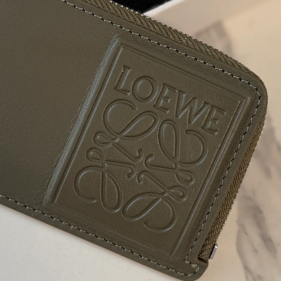 Клатчи Женские Loewe 17331712