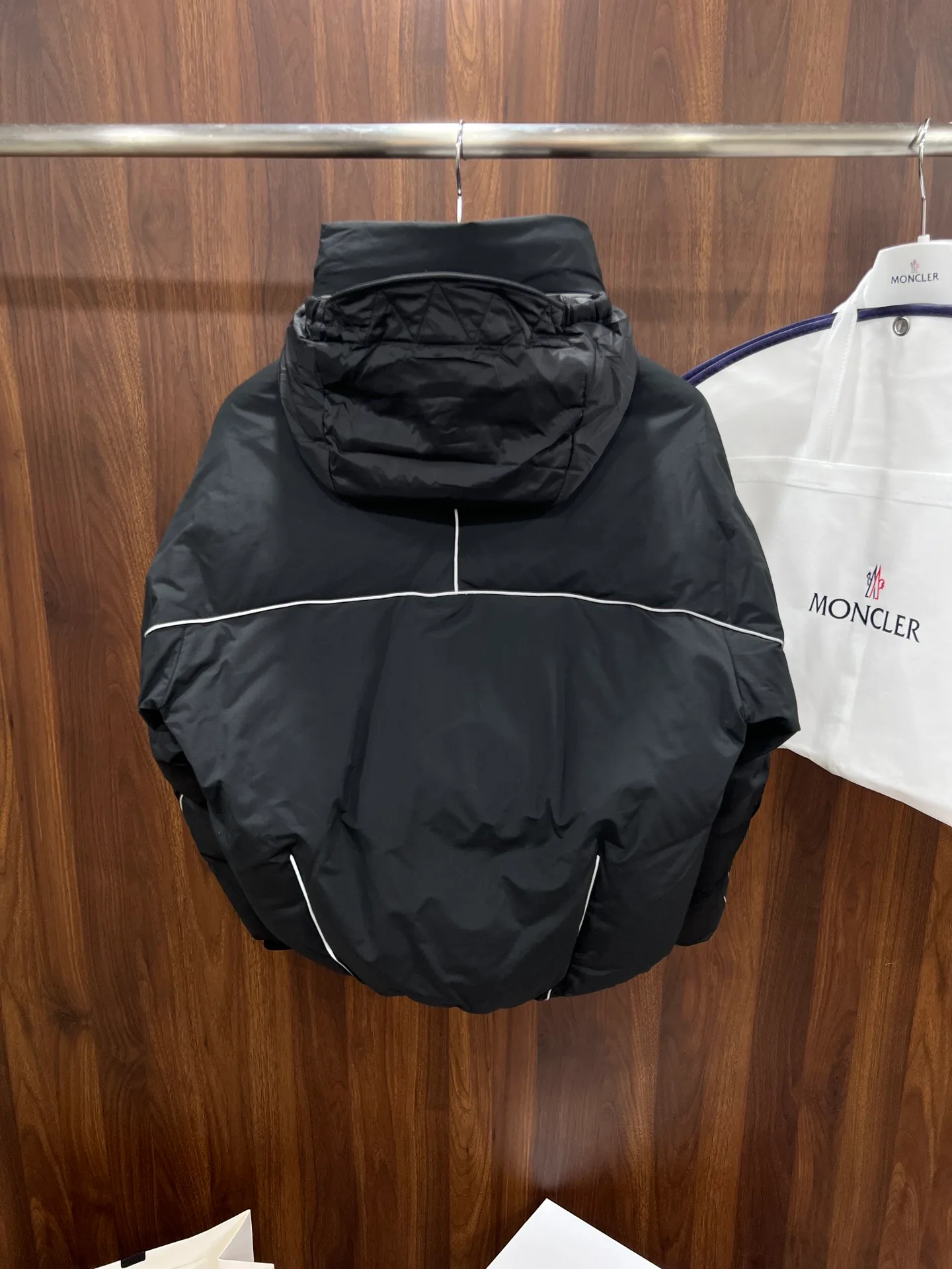 Куртки И Пуховики Женские Moncler 17888374