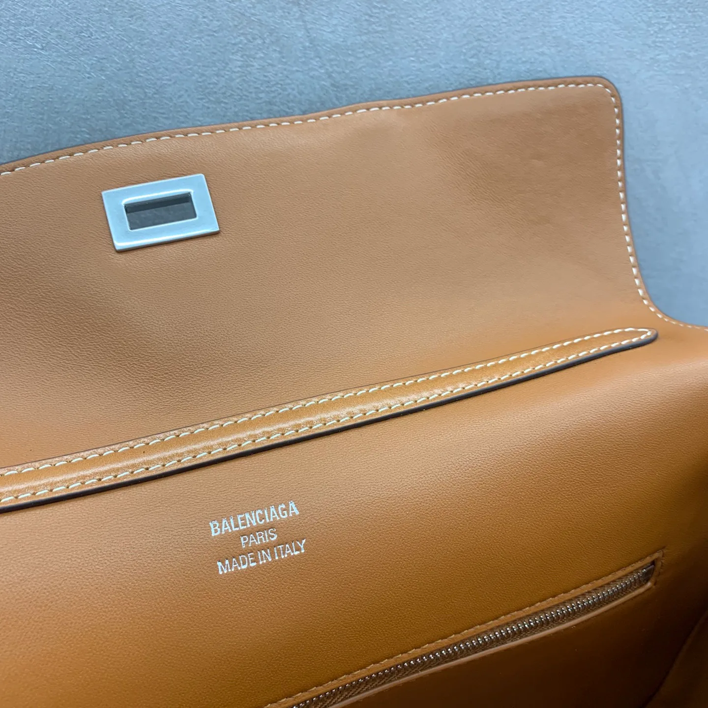 Классические Сумки Женские Balenciaga 18136458
