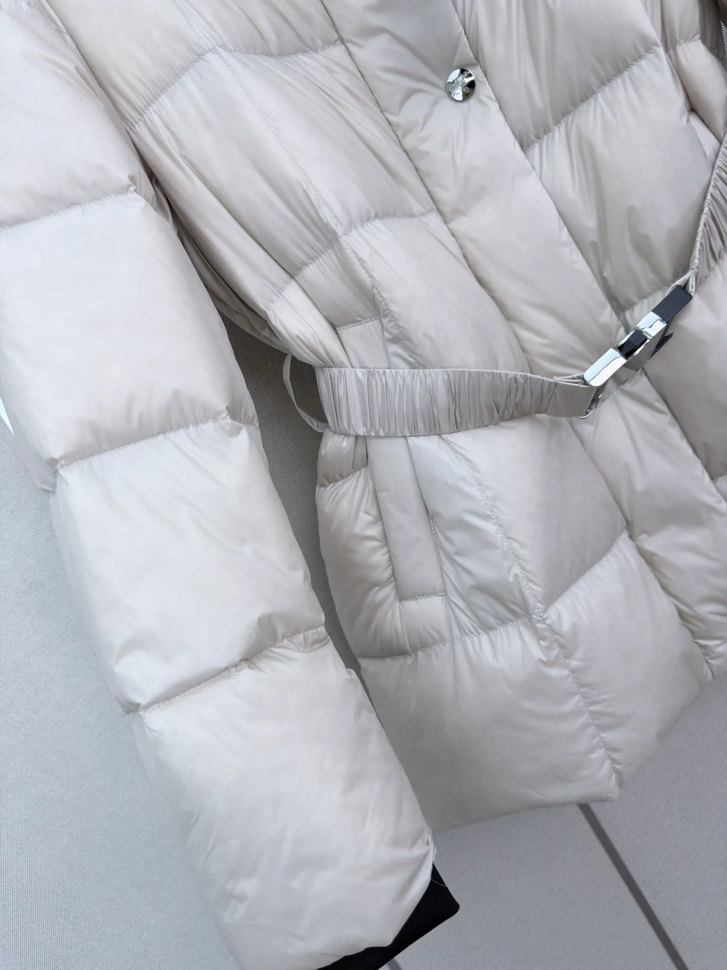 Куртки И Пуховики Женские Prada 18185791