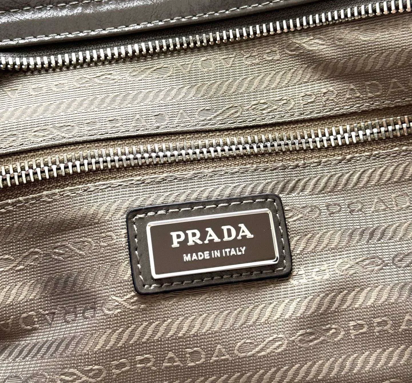 Классические Сумки Женские Prada 11462568