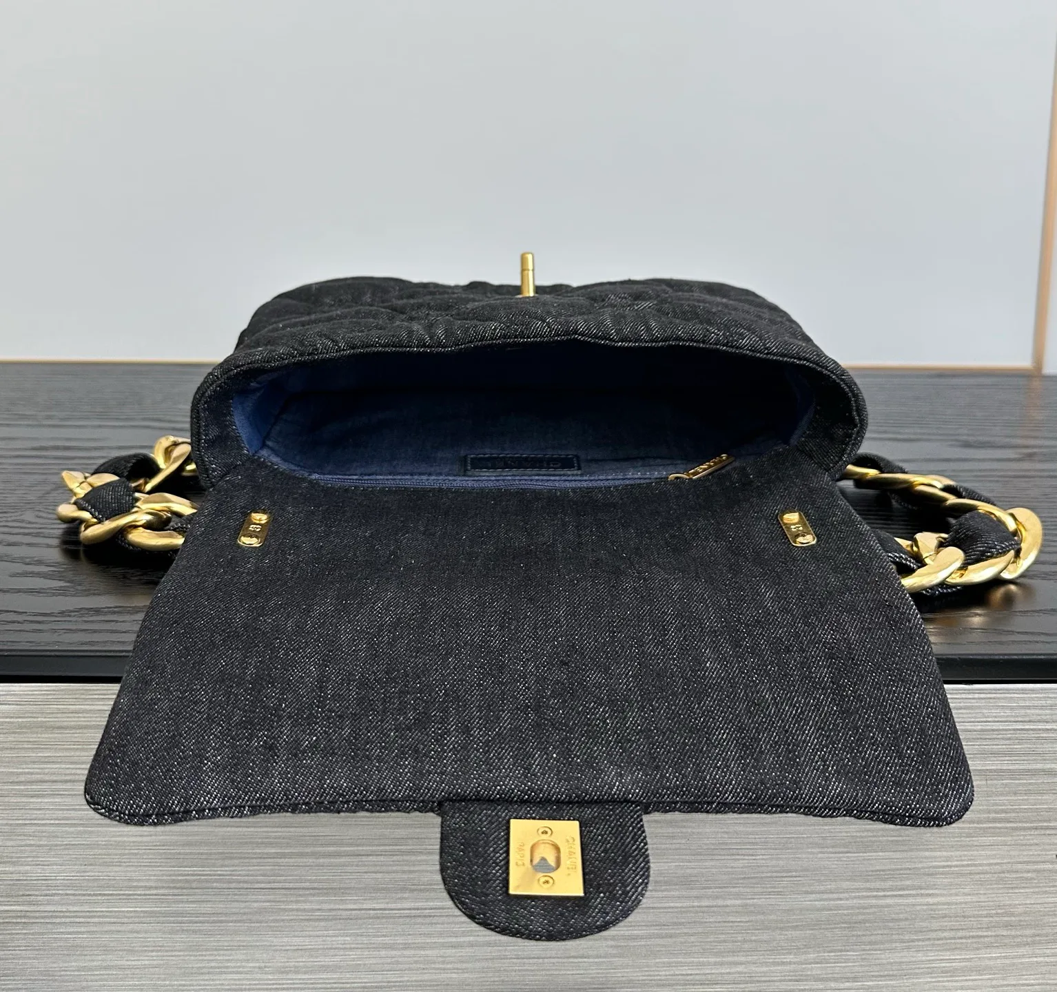 Классические Сумки Женские Chanel 18004416