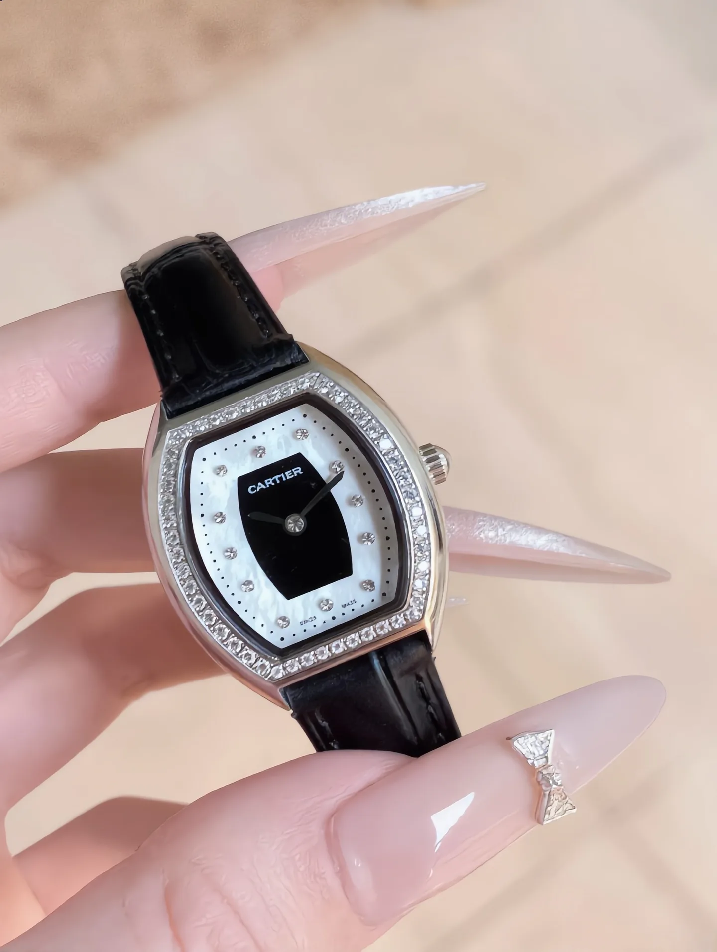 Часы Женские Cartier 17043356