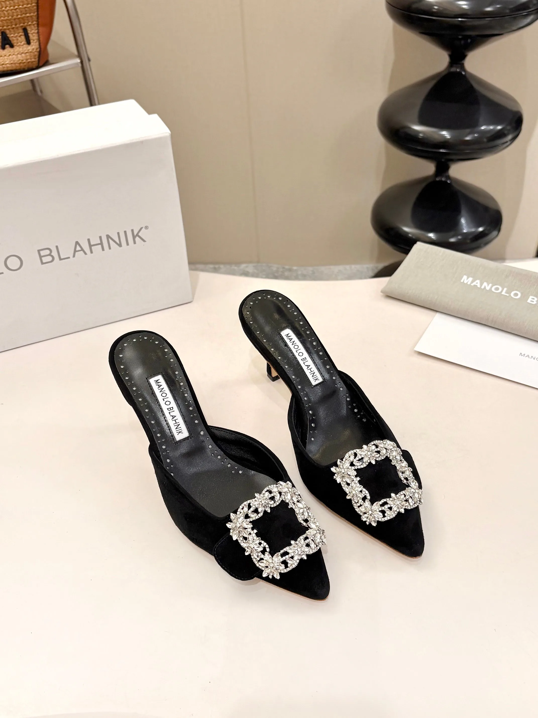 Туфли Женские Manolo Blahnik 17100599