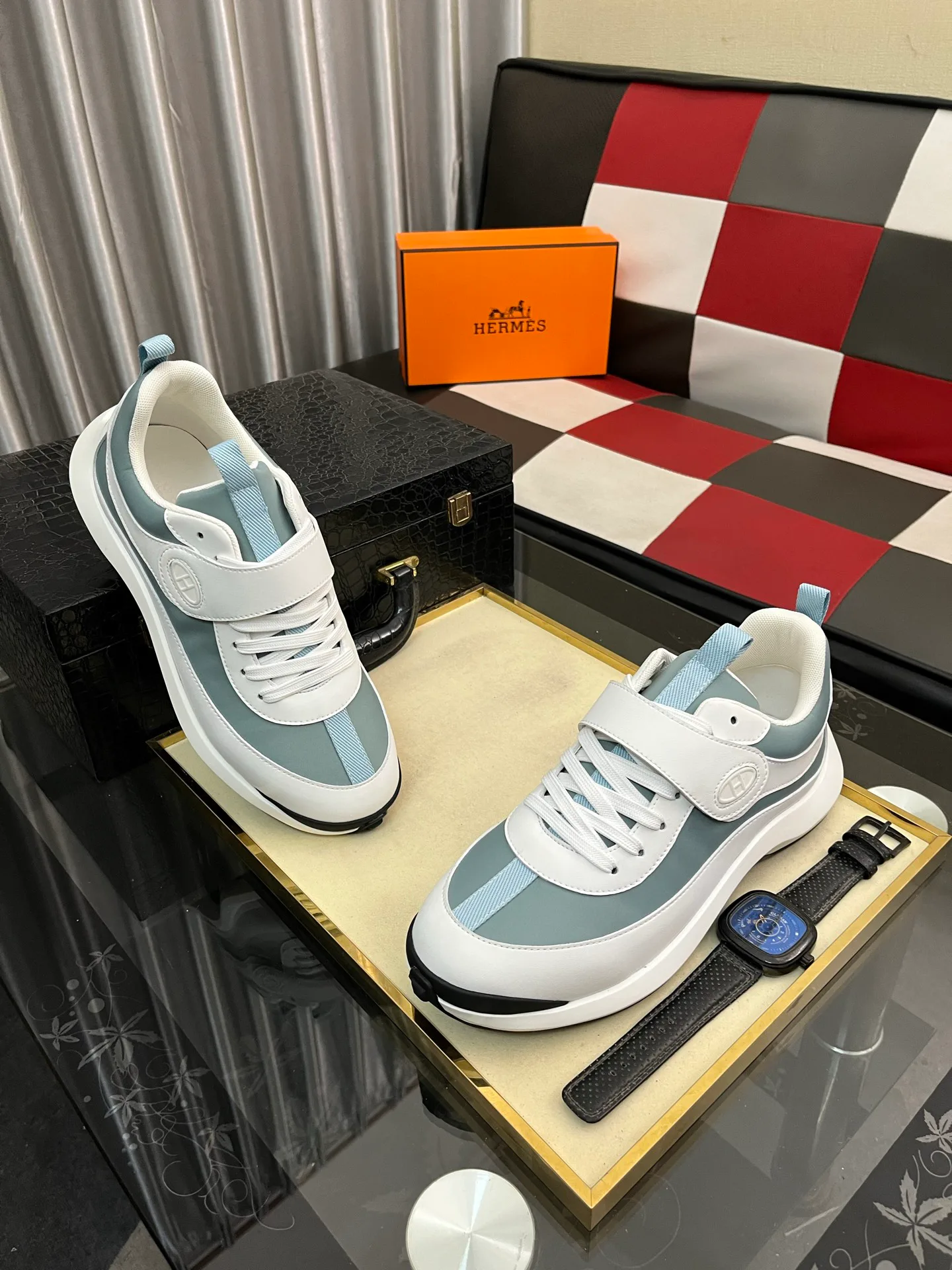 Кроссовки Женские Hermes 267860