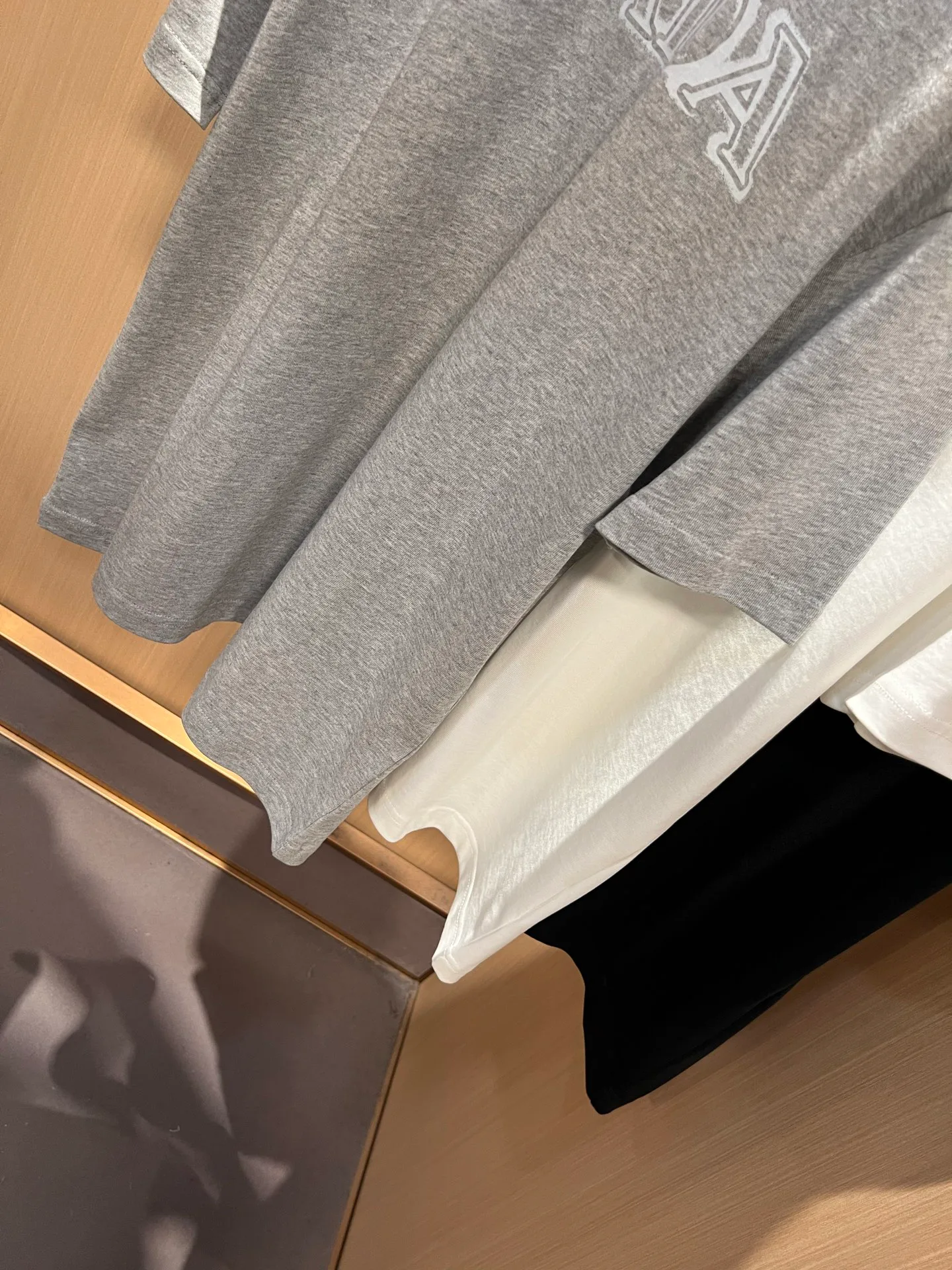 Футболки Женские Prada 11952797
