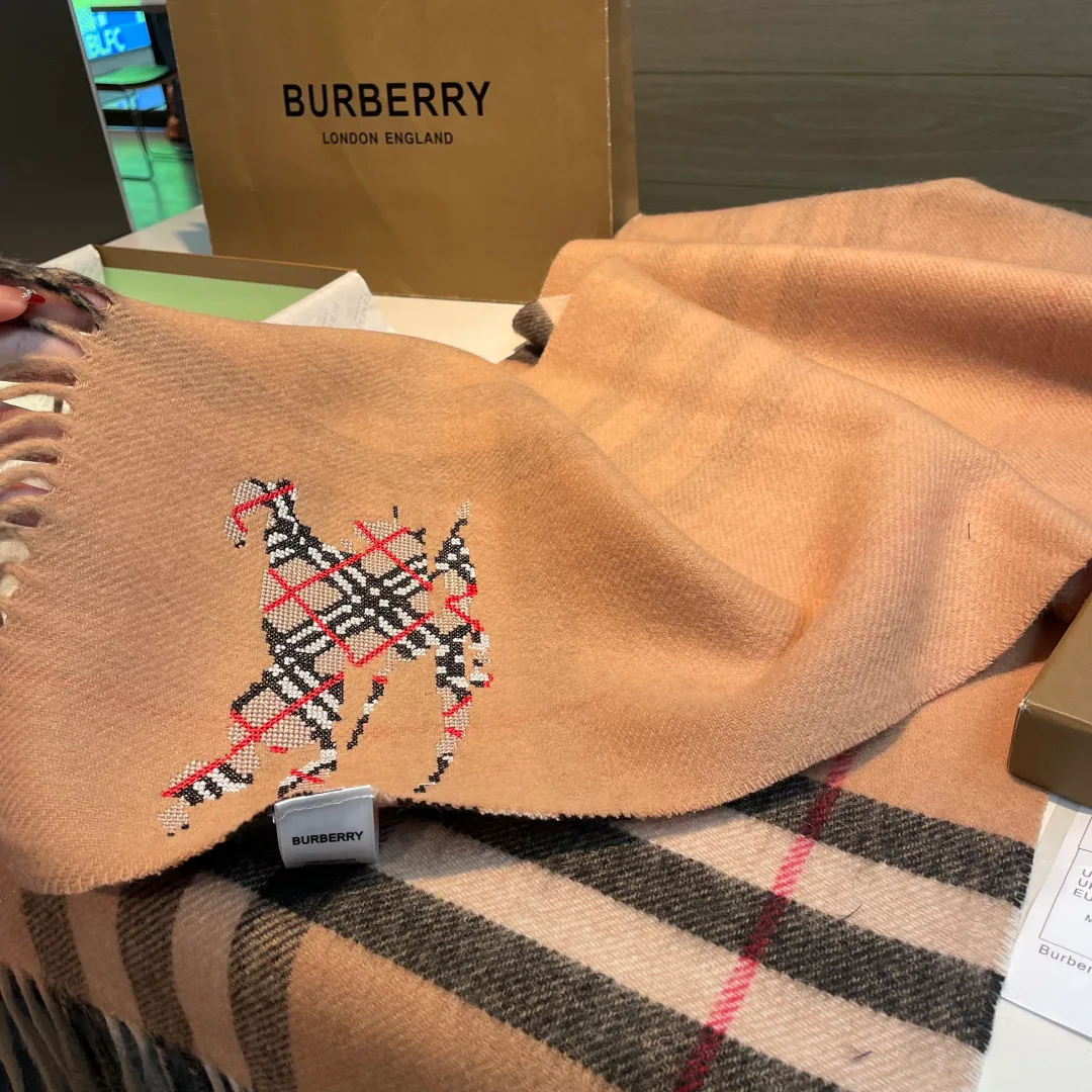 Шарфы Burberry 638088