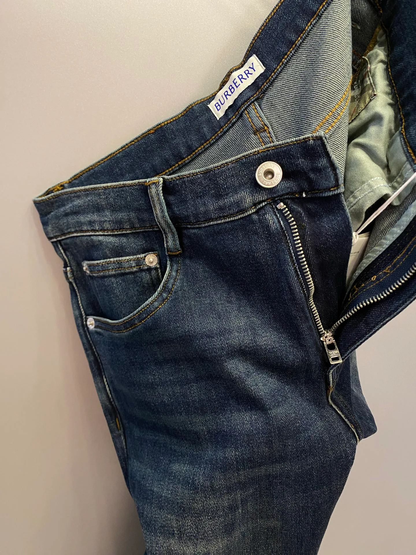 Джинсы Мужские Burberry 17975472