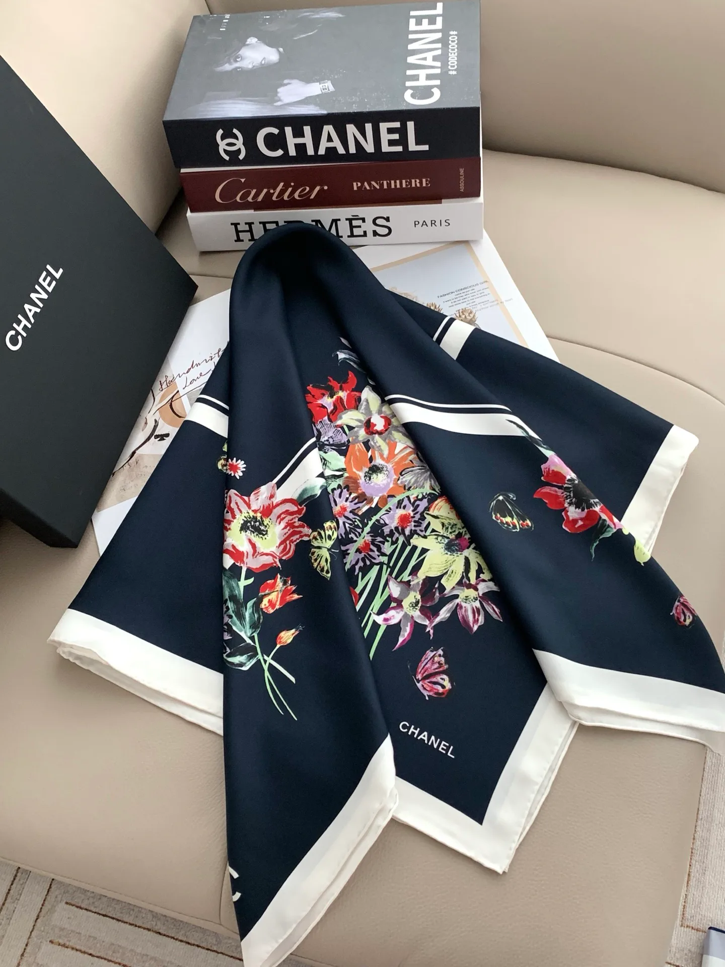 Платки Chanel 18675537
