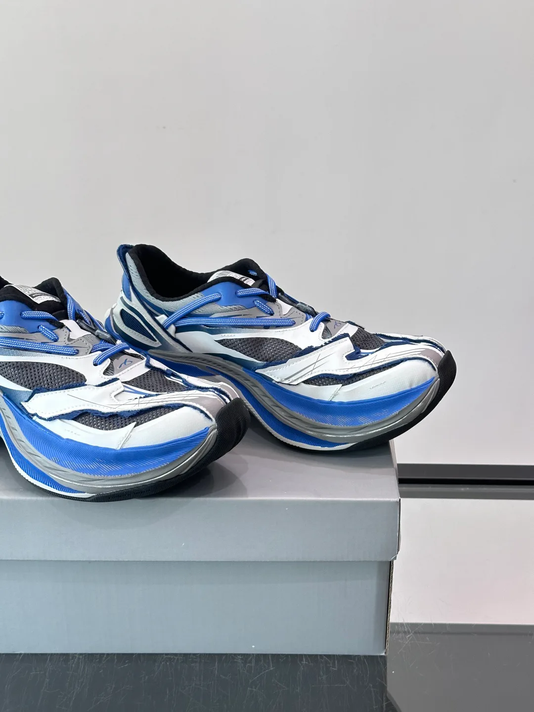 Кроссовки Женские Balenciaga 17604122