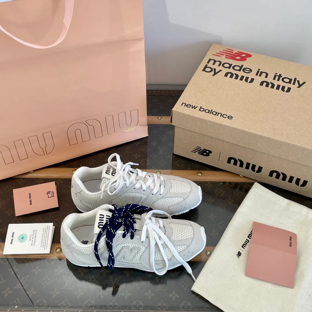 Кроссовки Женские Miu Miu 17963974