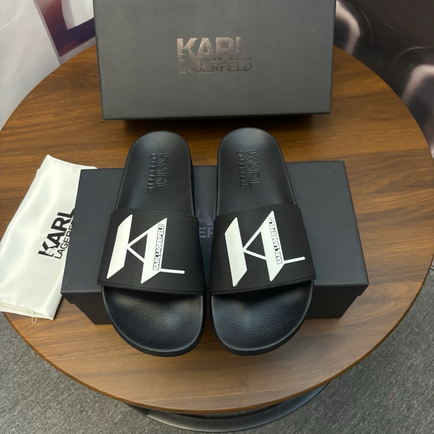 Шлепанцы Женские Karl Lagerfeld 11001540