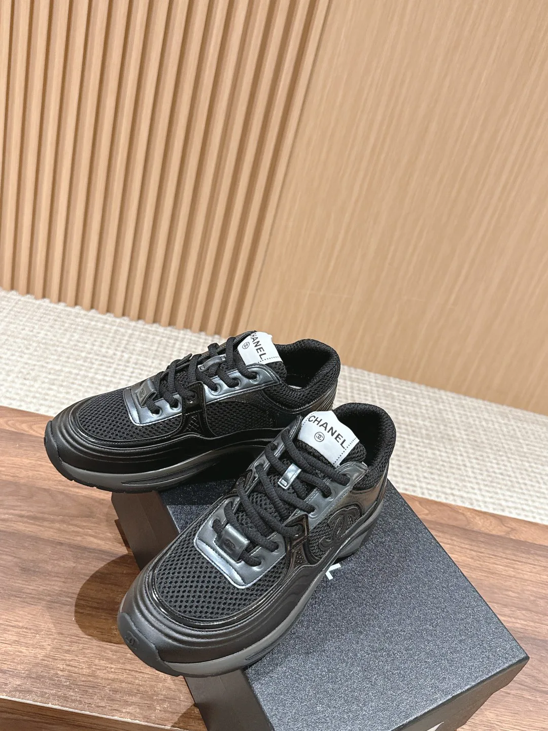 Кроссовки Женские Chanel 11647823