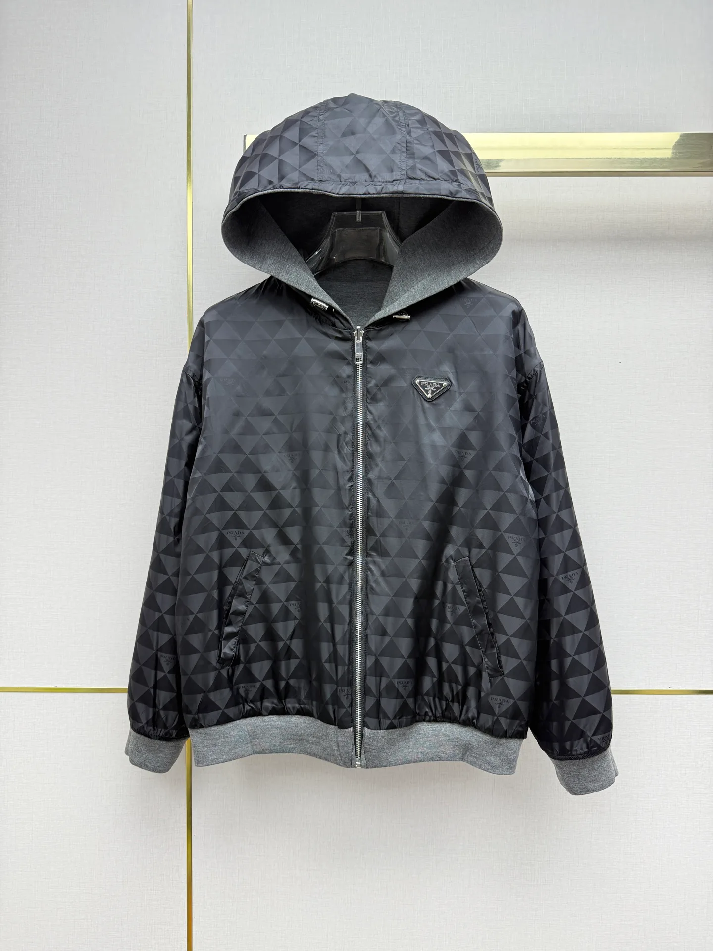Куртки И Пуховики Женские Prada 18599153
