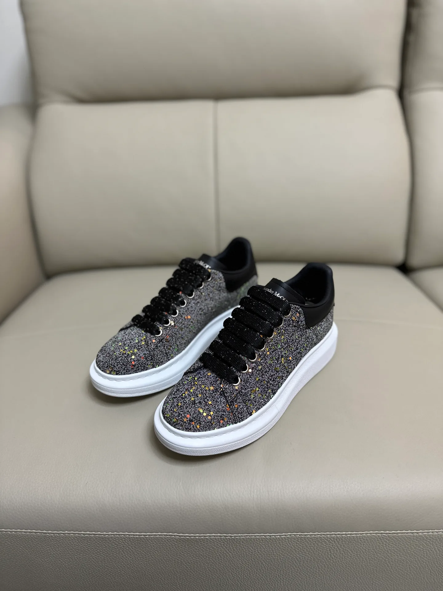 Кроссовки Женские Alexander Mcqueen 18616784