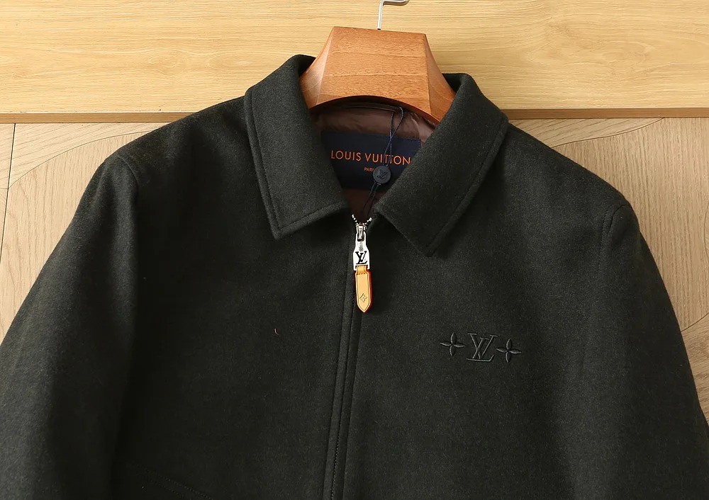 Куртки И Пуховики Мужские Louis Vuitton 17922609