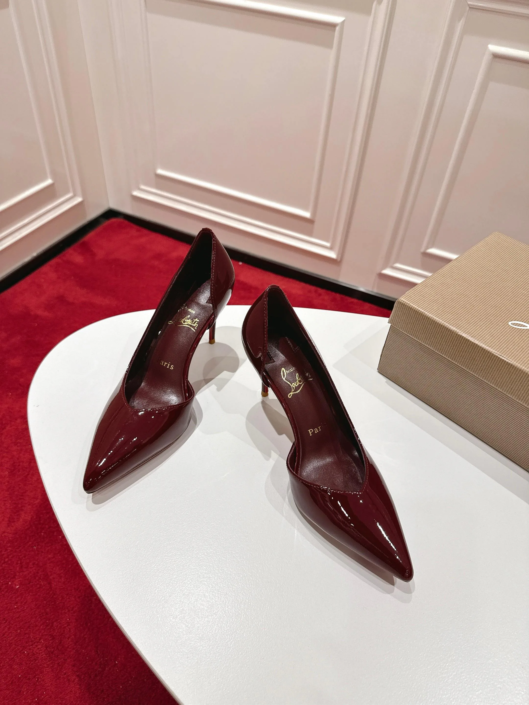 Туфли Женские Christian Louboutin 11640666