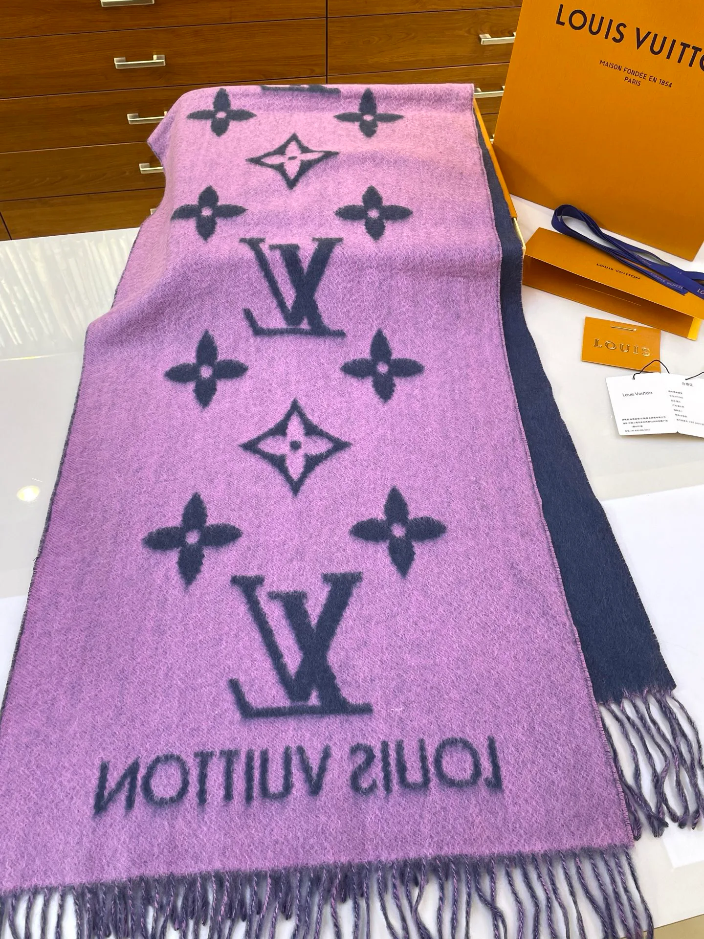 Шарфы Louis Vuitton 266405