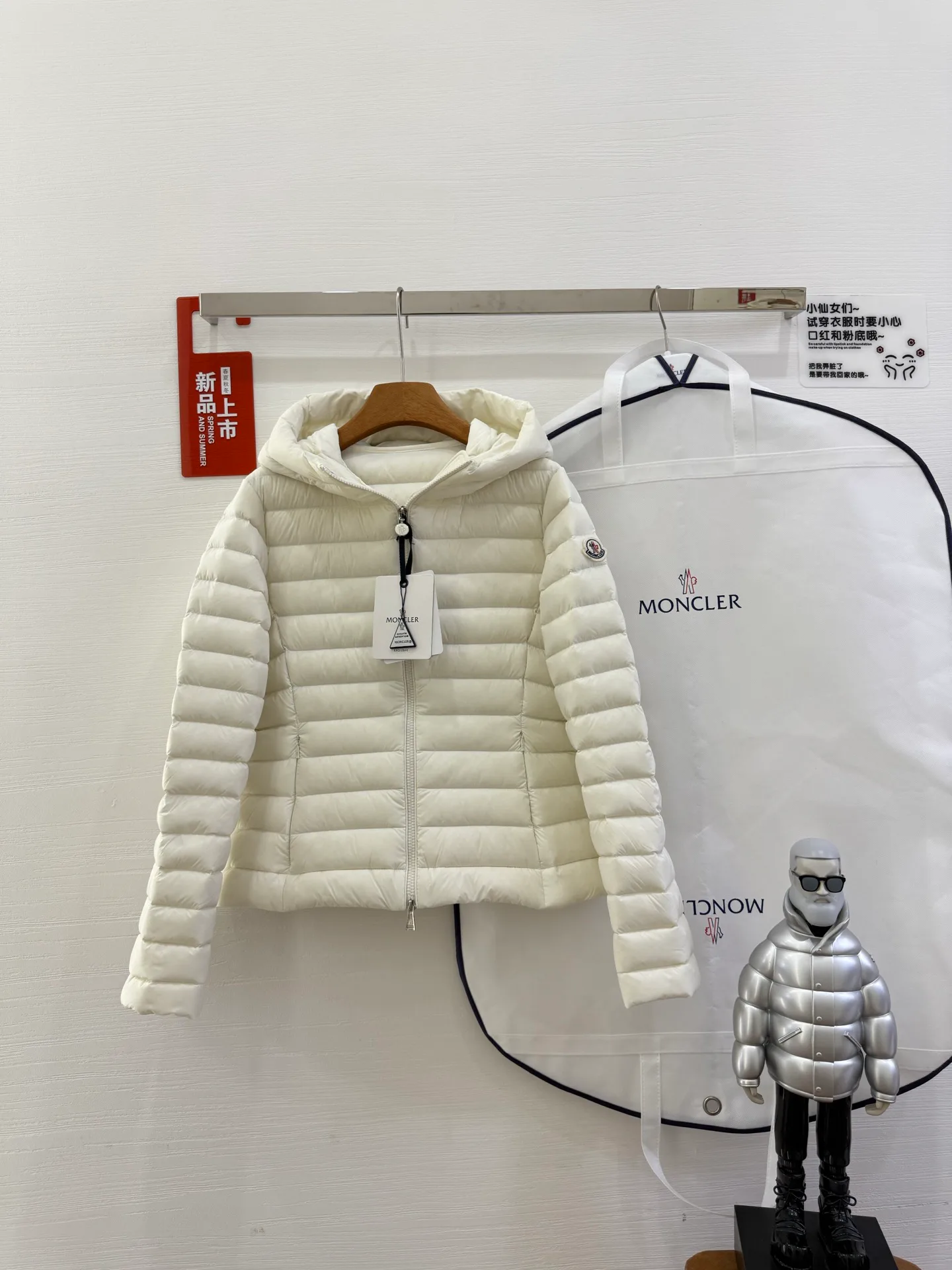 Куртки И Пуховики Женские Moncler 18825216