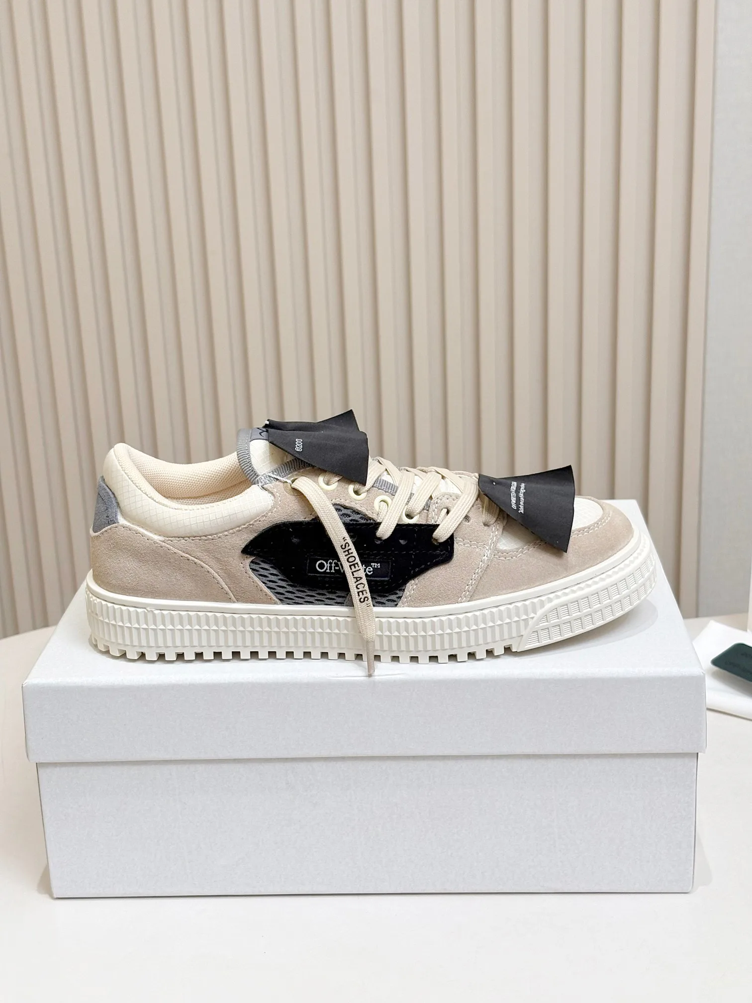 Кроссовки Женские Off-White 18103207