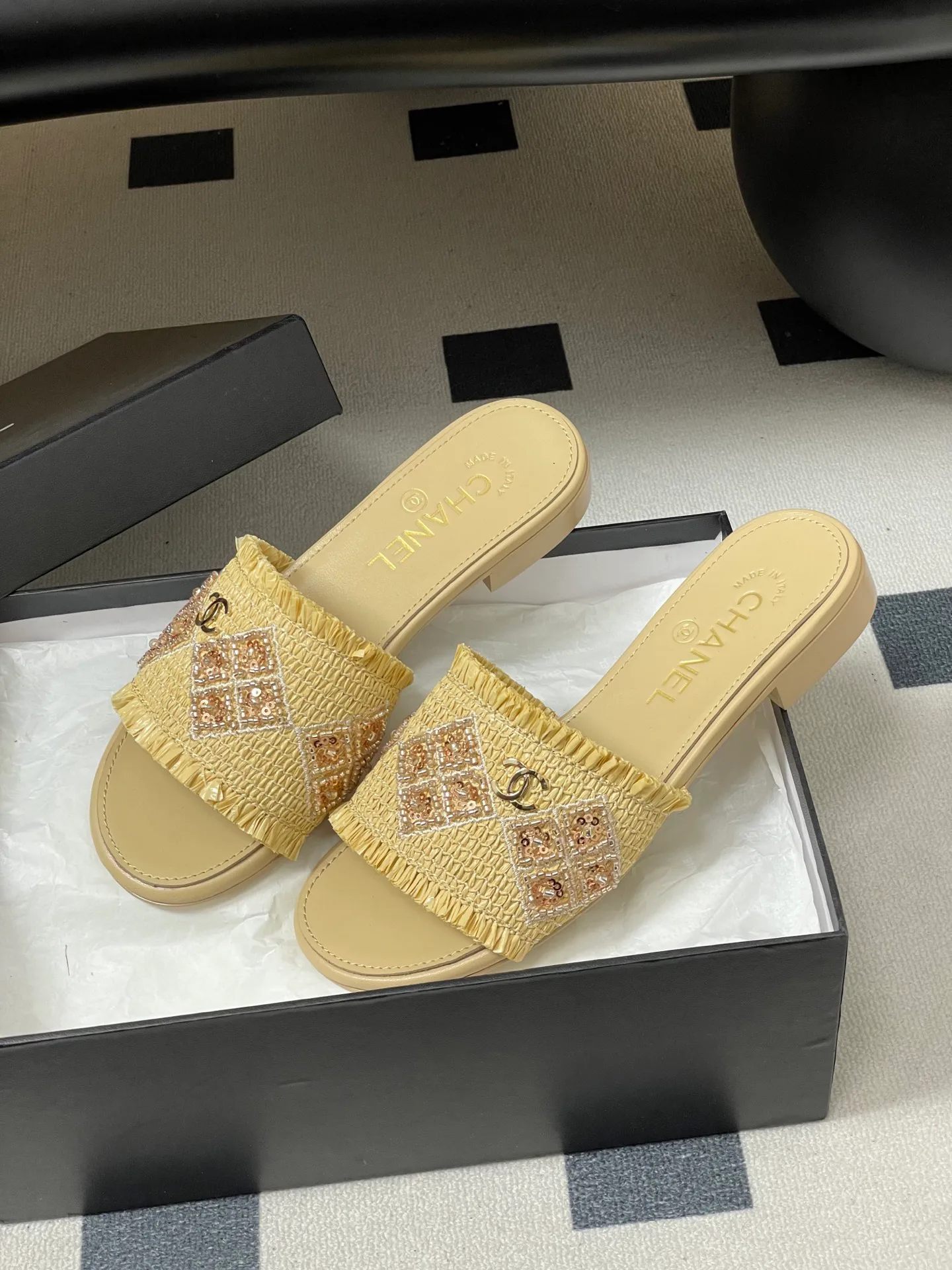 Босоножки Женские Chanel 10993821