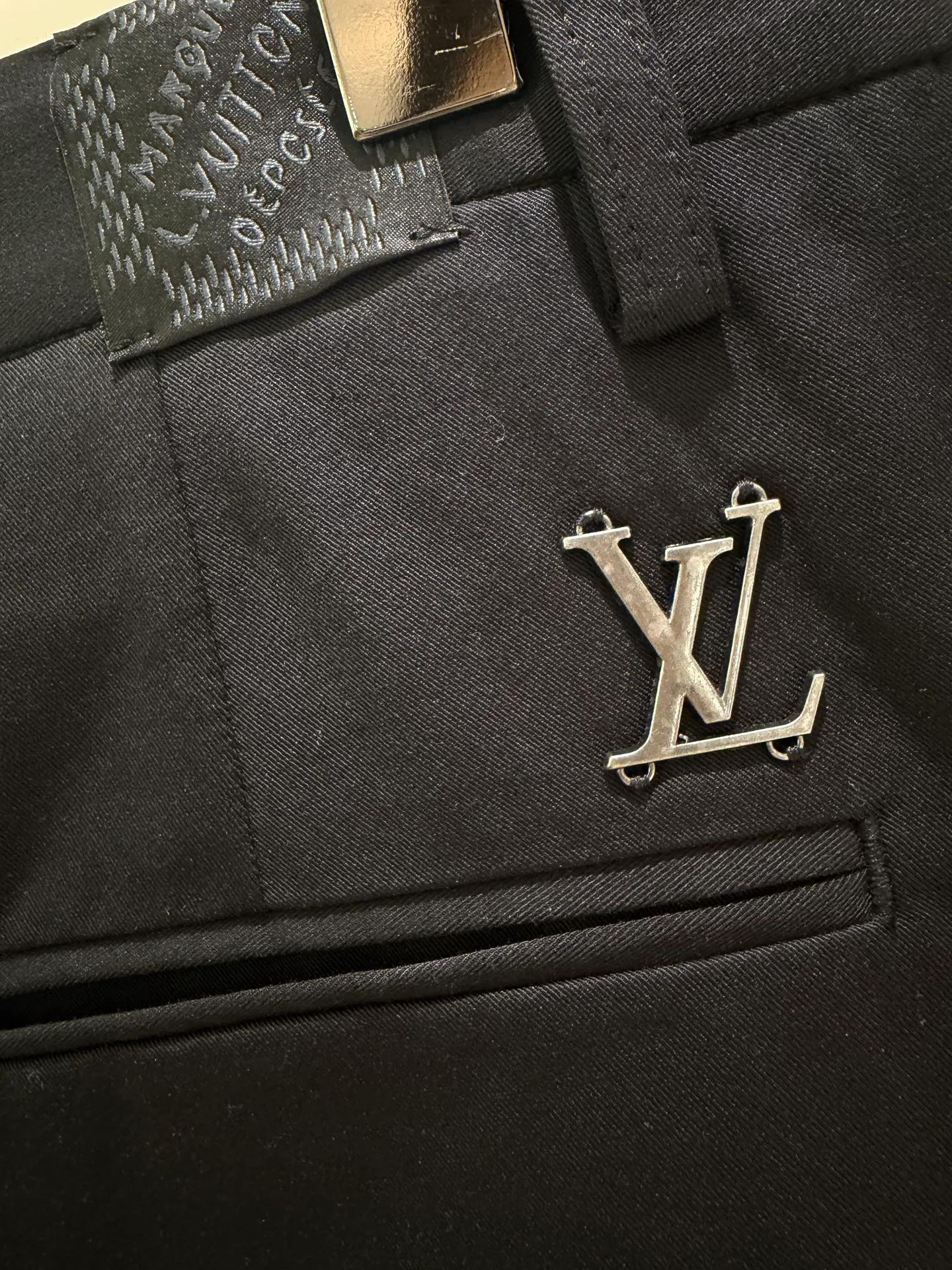 Брюки Женские Louis Vuitton 10507332
