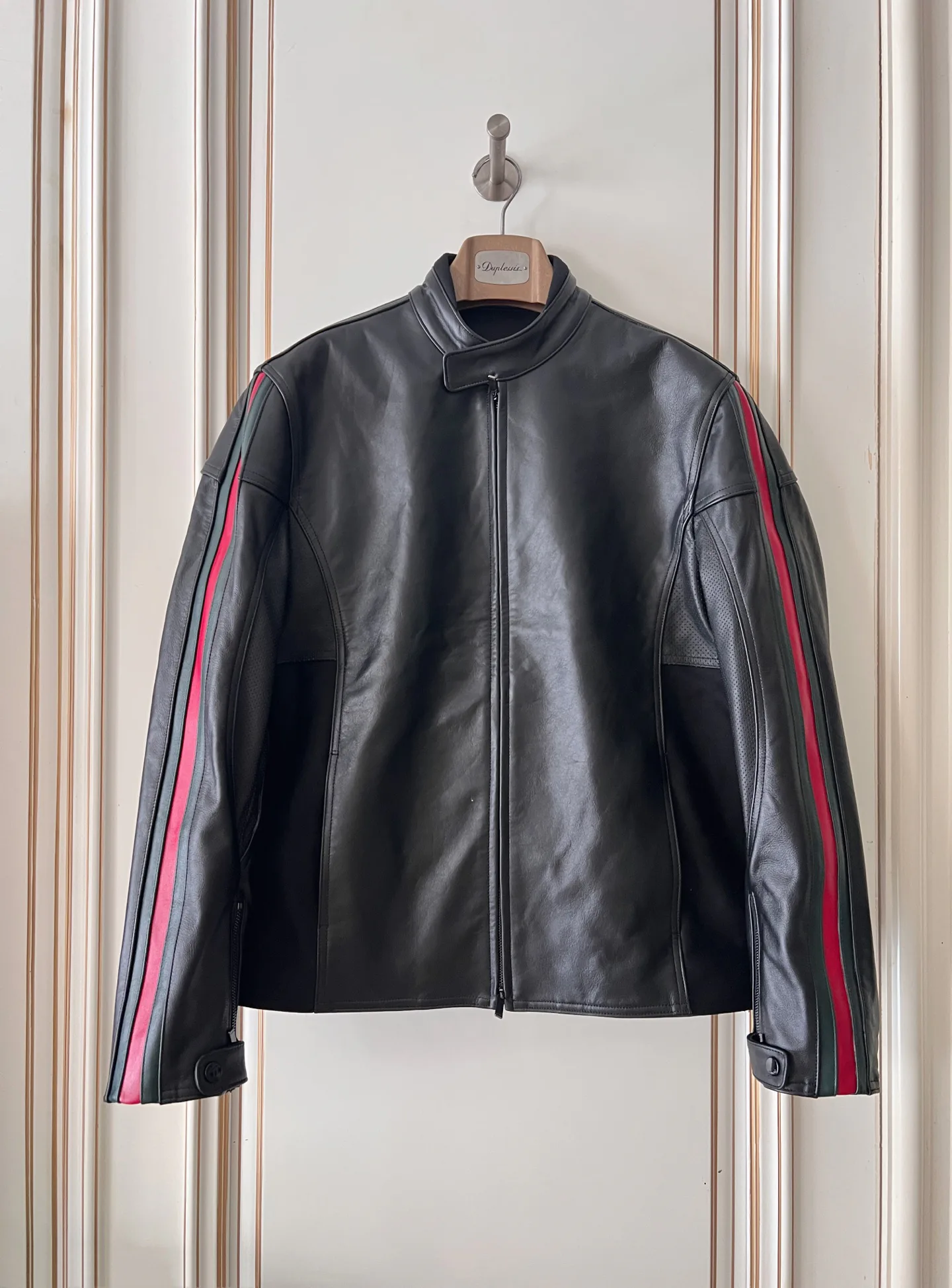 Кожаные Куртки И Дублёнки Женские Gucci 18408974
