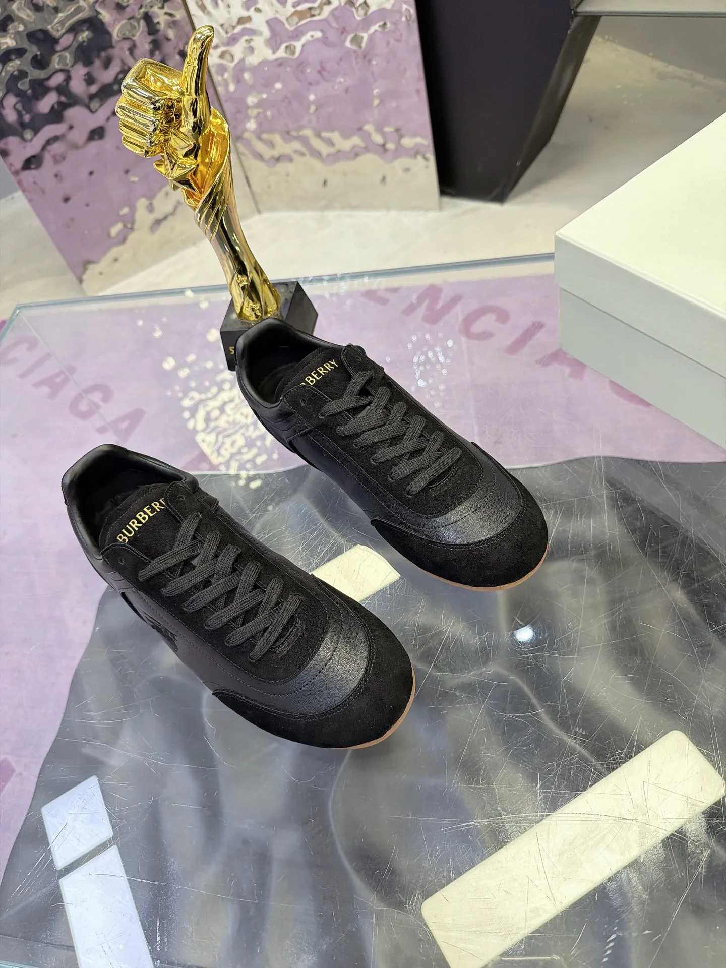 Кроссовки Женские Burberry 18025572