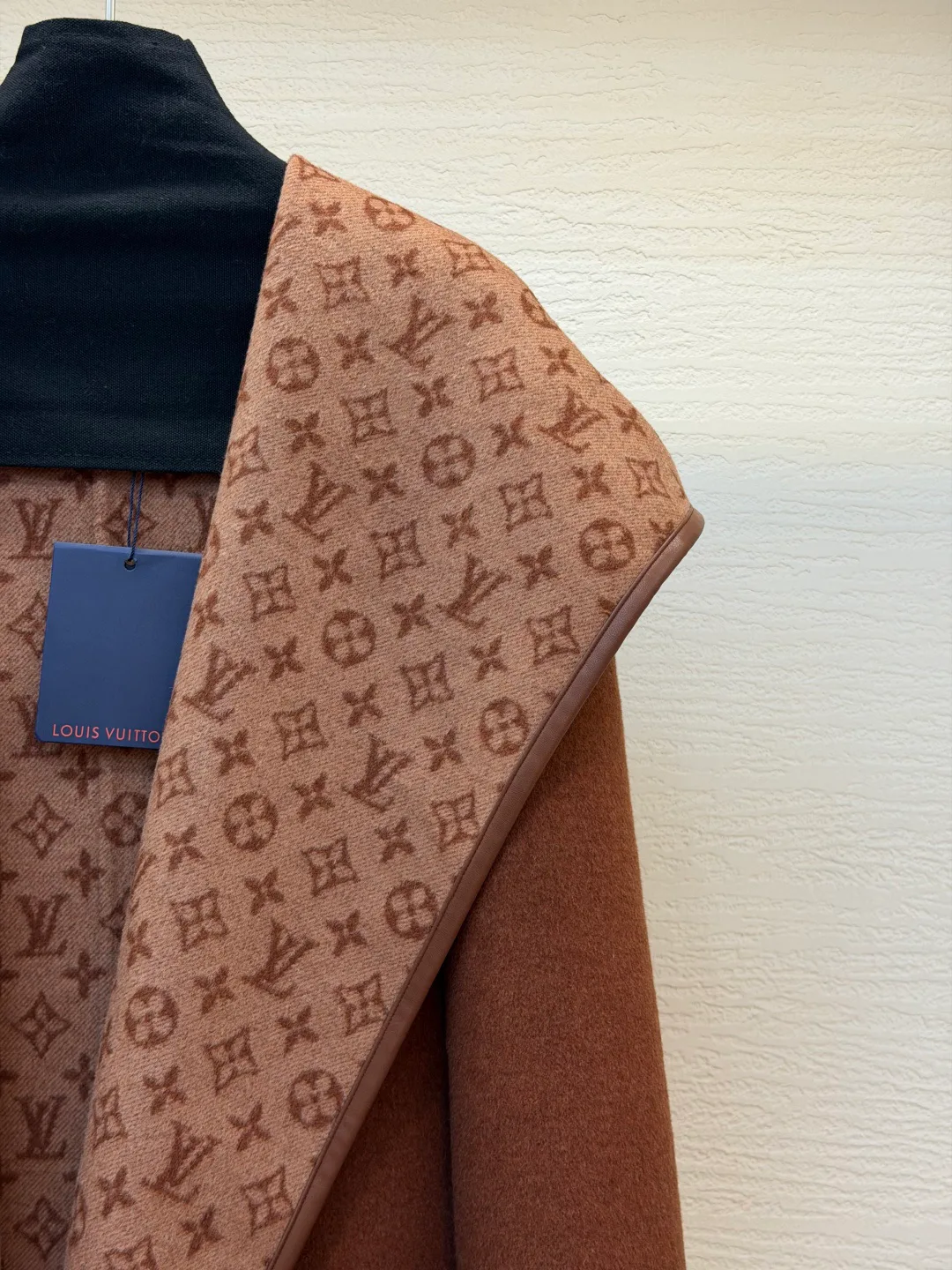 Пальто Женские Louis Vuitton 19358158