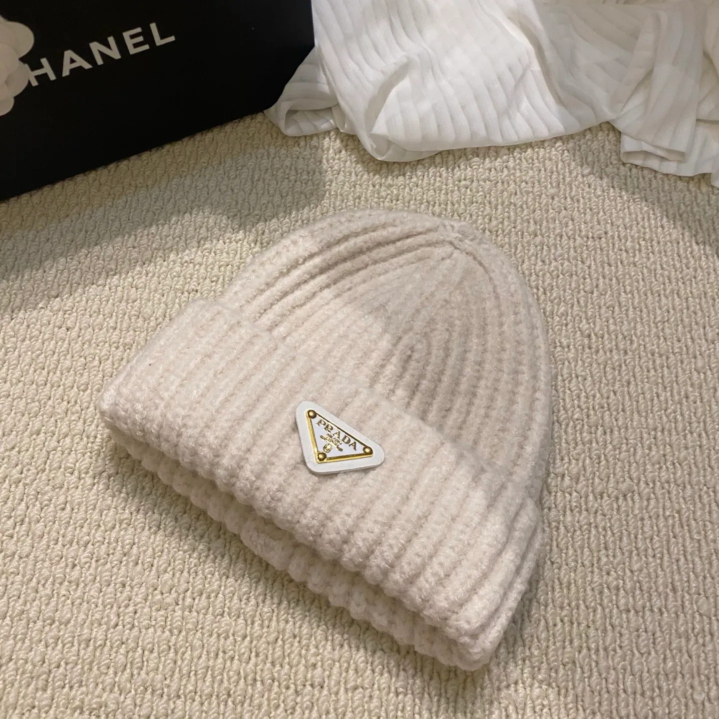 Головные Уборы Prada 18347158
