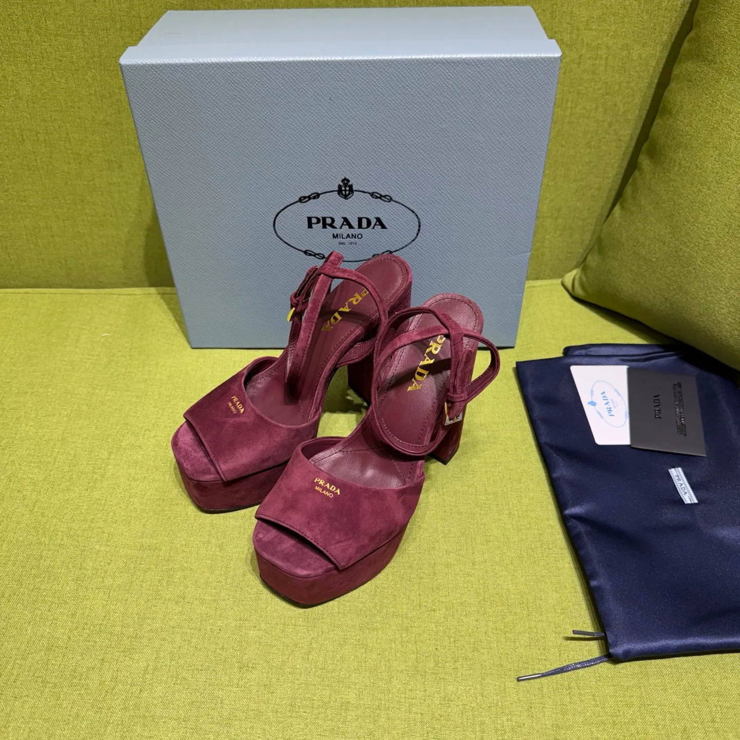 Босоножки Женские Prada 19237310