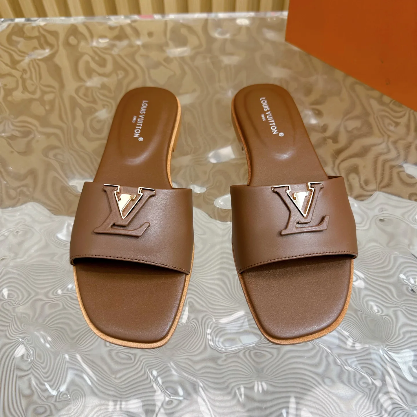 Шлепанцы Женские Louis Vuitton 629256