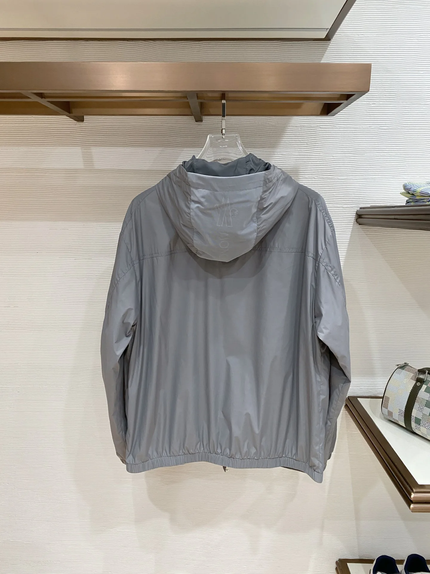 Куртки И Пуховики Мужские Moncler 11504099